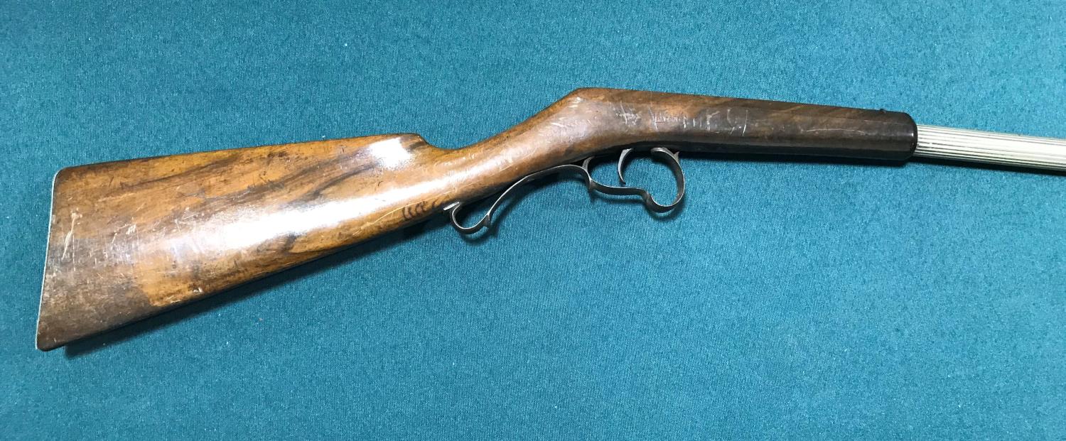 A FRENCH PATENT GARDEN GUN. A French 'Angles Patent' twist barrel, obsolete calibre garden gun. With - Image 5 of 5