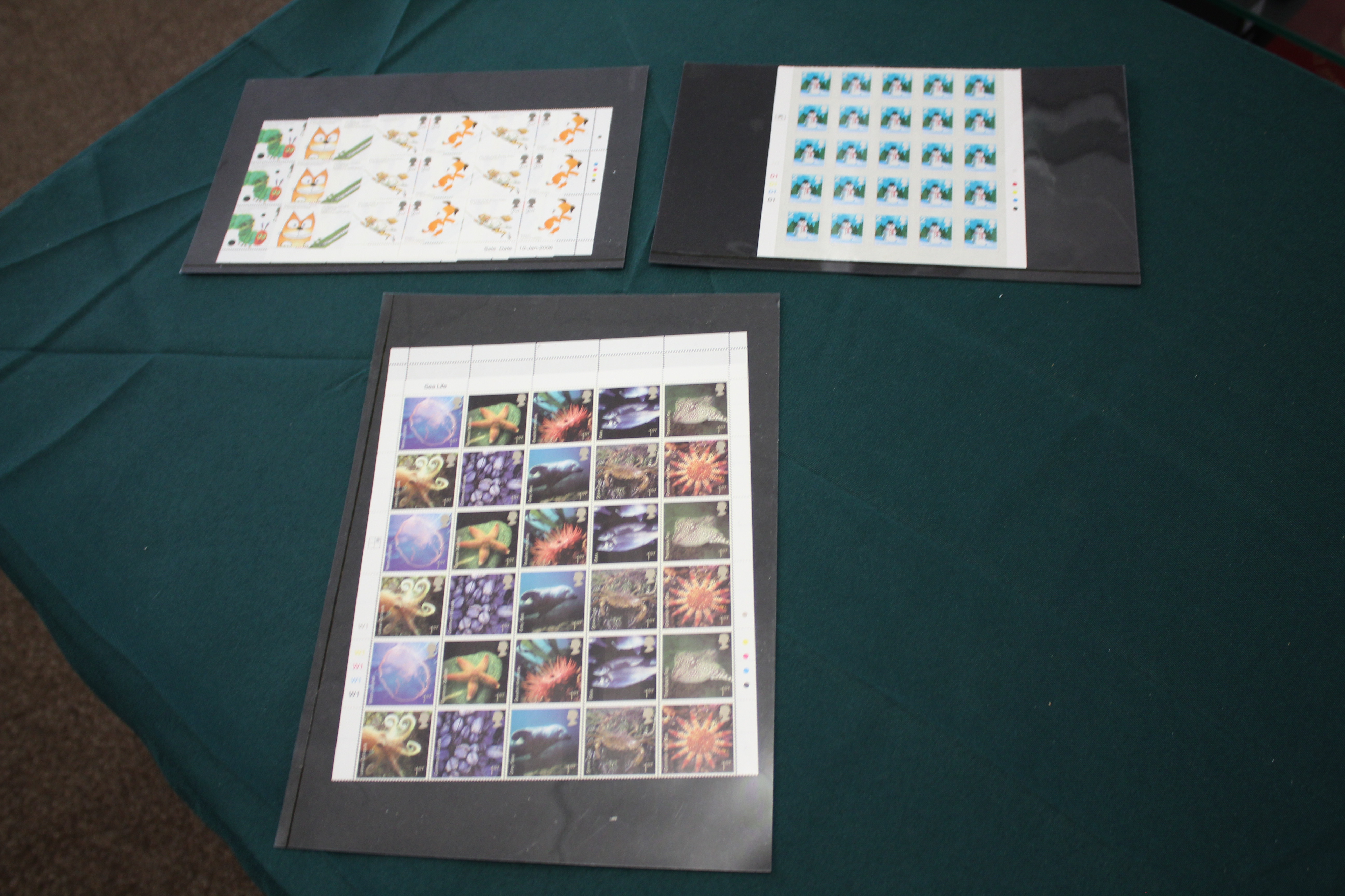 STAMP SETS & BOOKLETS a mixed lot including a Royal Mail Prestige Stamp Album with stamp booklets ( - Image 23 of 24