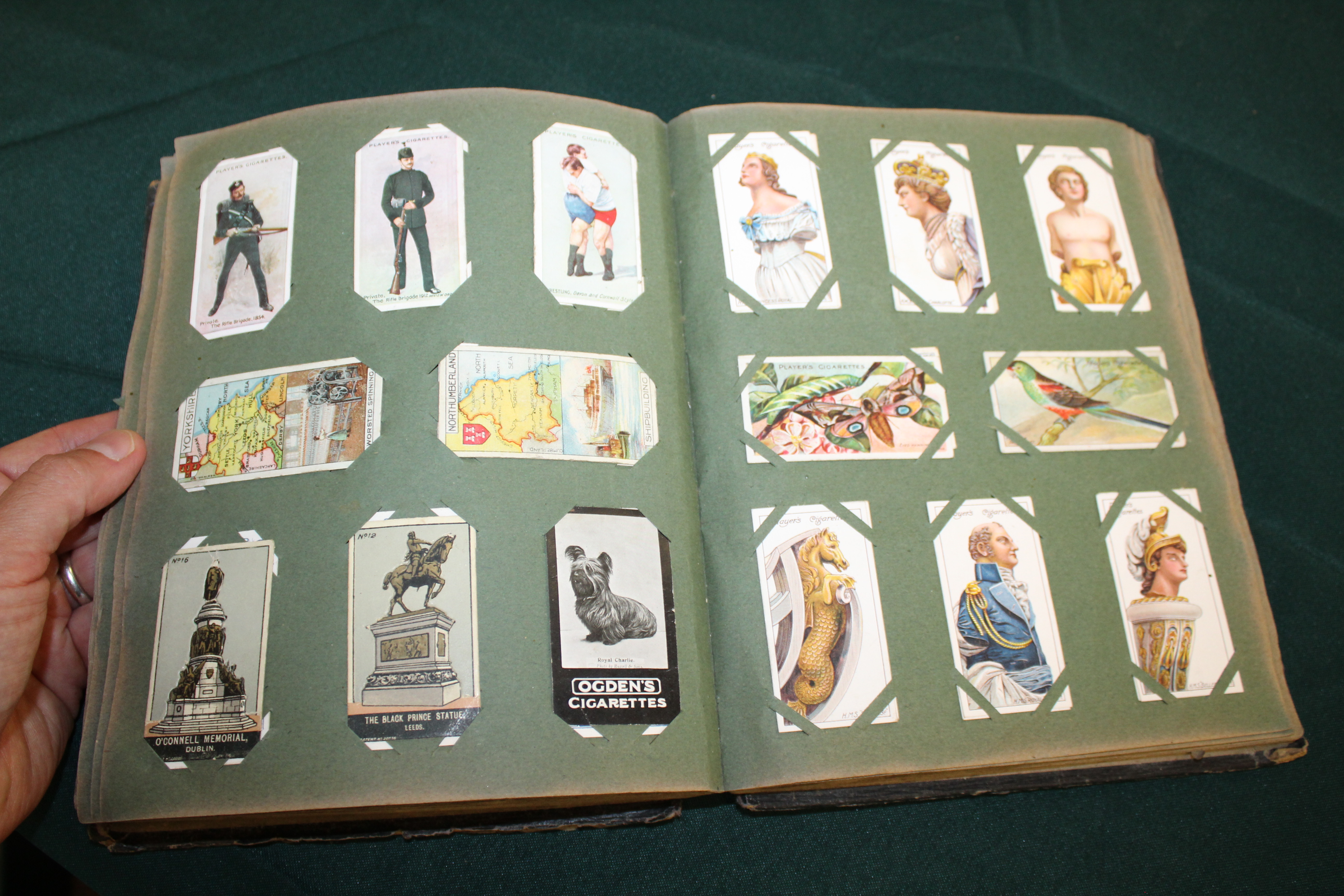 CIGARETTE CARDS in albums and in packets, including John Player Cricketers Caricatures, John Players - Image 24 of 33