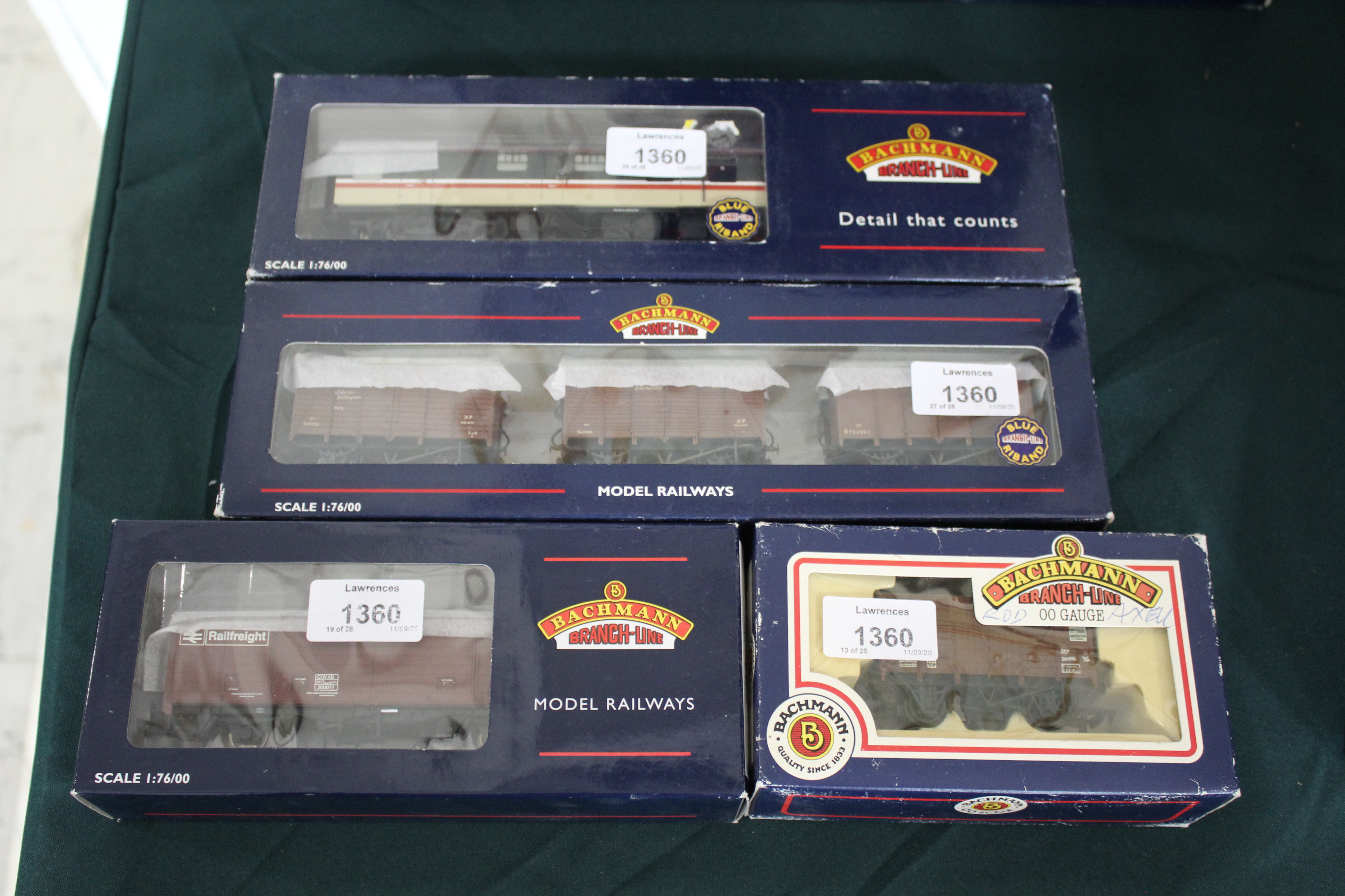 BACHMANN & HORNBY ROLLING STOCK various boxed Bachman items including 38-141 Box Van, 38-140 Box - Image 13 of 15