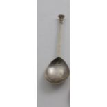 A JAMES I / CHARLES I UNASCRIBED SEAL TOP SPOON with the pricked initials "IG" over "IG" on the