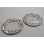 A PAIR OF LATE 19TH CENTURY AUSTRO-HUNGARIAN SIDE PLATES of plain circular form with a reed and