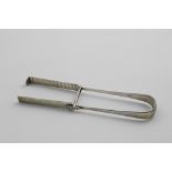 A PAIR OF GEORGE III OLD ENGLISH PATTERN SERVING TONGS with corrugated grips, by Richard Crossley,