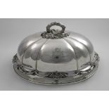 A LATE PERIOD OLD SHEFFIELD PLATED LARGE MEAT DISH COVER of shaped oval outline with an applied husk