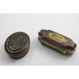 AN EARLY 18TH CENTURY OVAL PRESSED HORN TOBACCO BOX with a brass hinge and the portrait bust of a