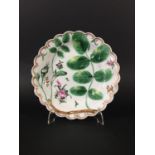 WORCESTER 'BLIND EARL' PATTERN PLATE circa 1765, painted with roses and floral sprigs inside a