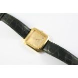 A GENTLEMAN'S 18CT GOLD AUTOMATIC CHRONOMETRE WRISTWATCH BY ZENITH the signed square-shaped dial