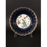 WORCESTER PLATE circa 1770, decorated in the Joshua Reynold pattern in the kakiemon palette,