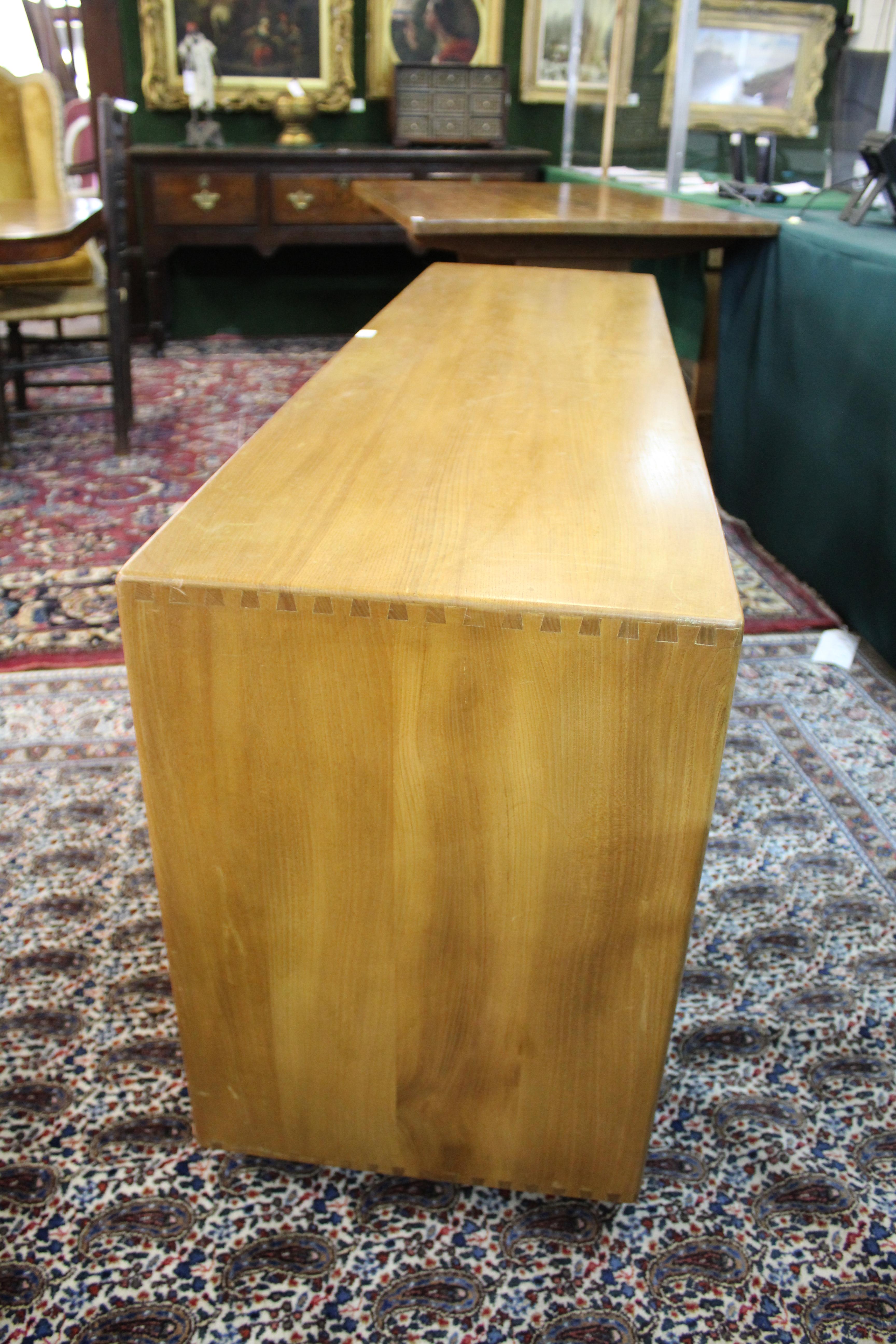 ERCOL SIDEBOARD a large light elm sideboard with 3 central drawers (1 for cutlery) and flanked by - Image 6 of 9