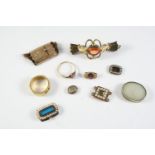 A QUANTITY OF JEWELLERY including a 22ct gold and gem set ring, a Victorian 15ct gold ring,