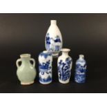 CHINESE BLUE AND WHITE SNUFF BOTTLE Kangxi style, painted with four horse traders in European