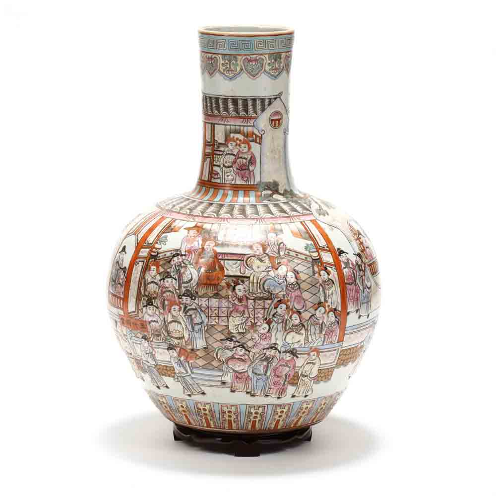 A Large Chinese Porcelain Vase - Image 2 of 5