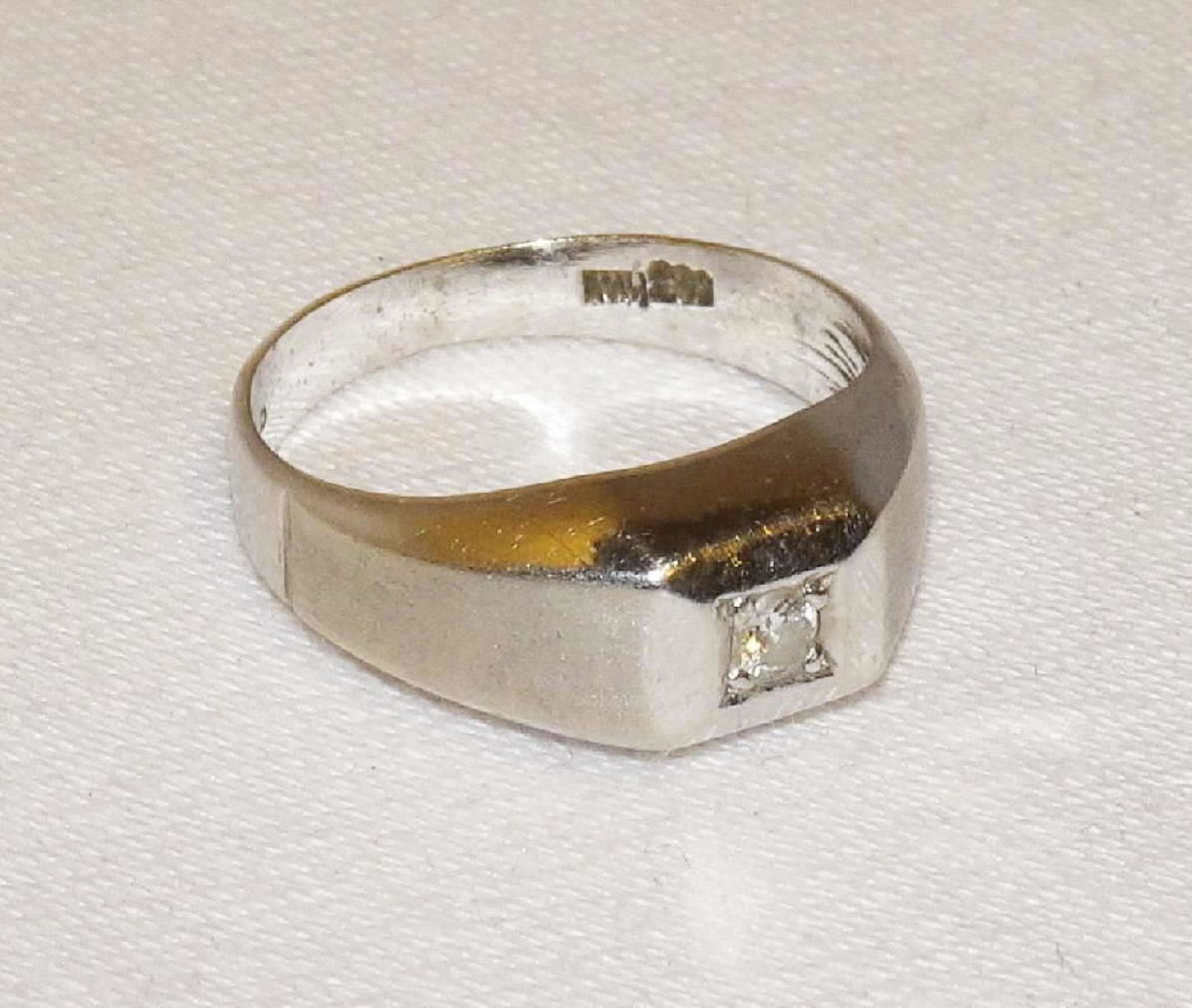 Damenring, 585er Weißgold, besetzt mit einem Brillanten. Ringgröße 51. Gewicht ca. 2,9 gr<br - Image 3 of 3
