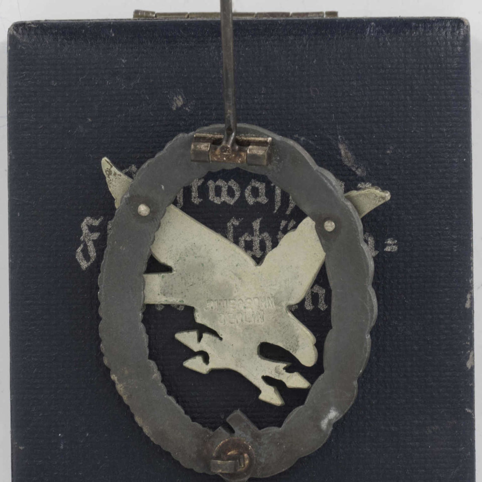 Aviator gun badge, manufacturer: Jmme & Sohn Berlin. Weight: approx.28.3 g. In a case. - Bild 3 aus 3