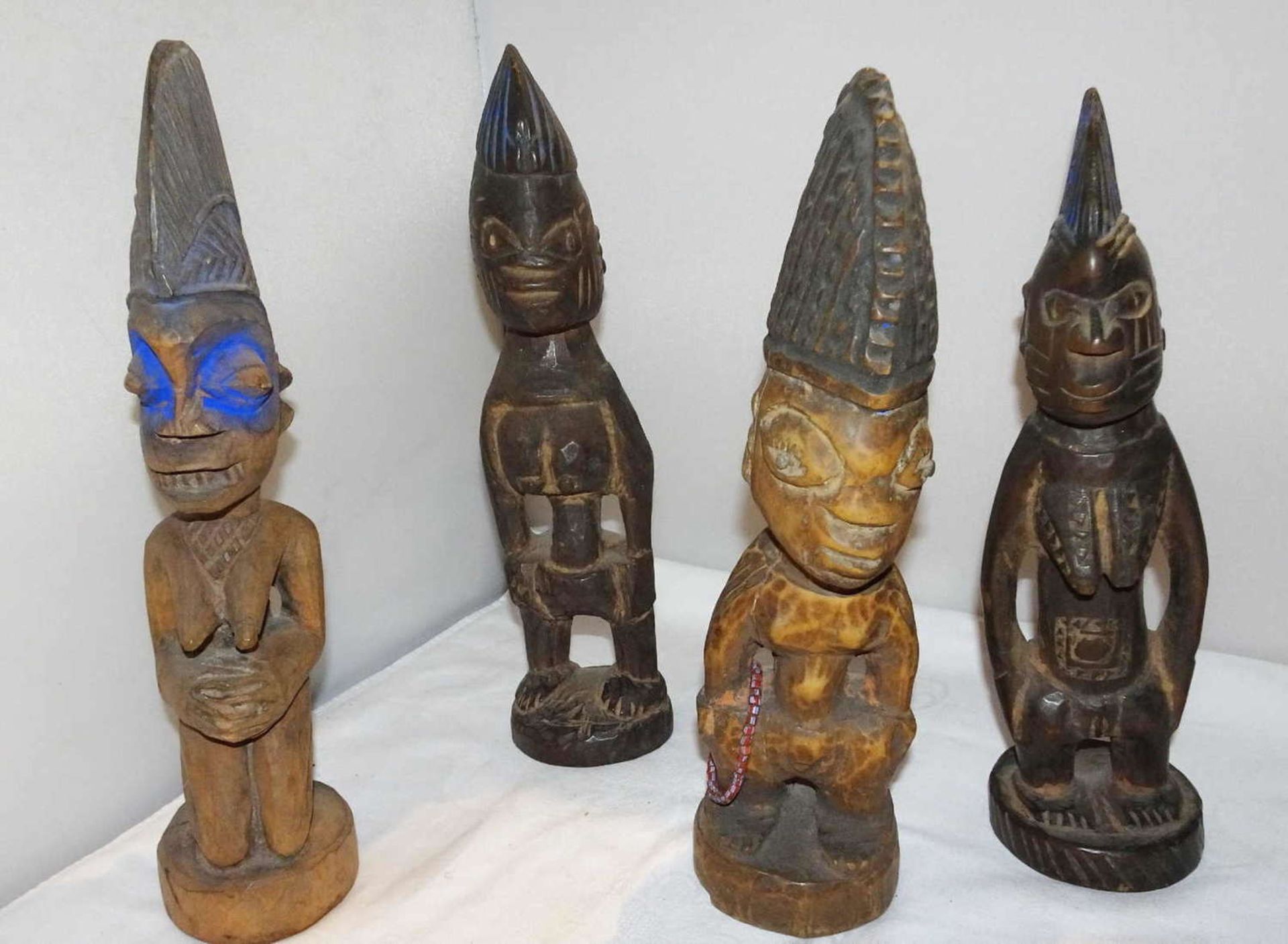 4 older original Africa figures, very good condition, height approx. 28 cm.