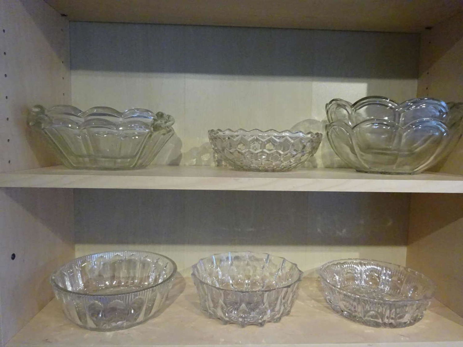 Lot glass bowls from household dissolution, 8 pieces, used condition.