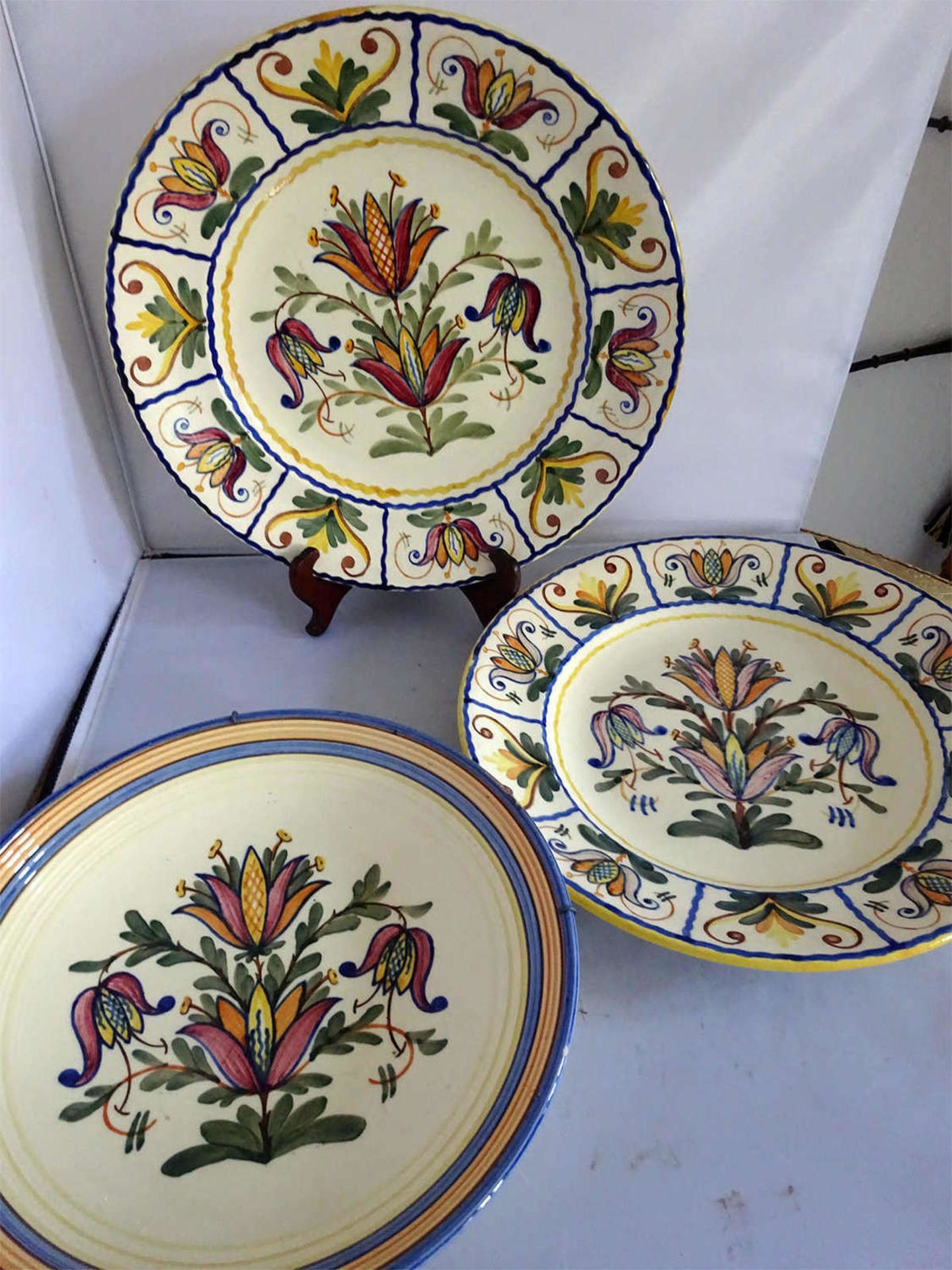 3 ceramic plates, handpainted. Greenstone pottery. Rare!