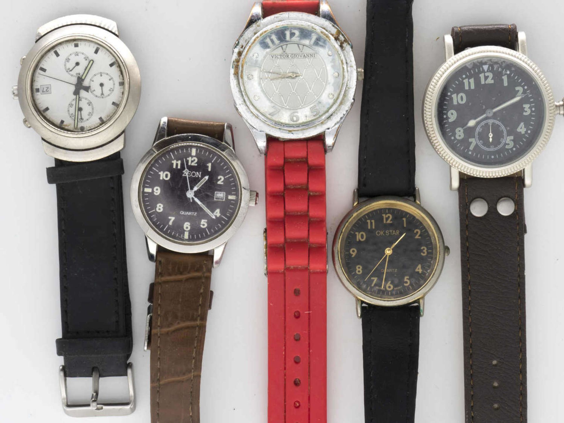 Mixed lot of men's wristwatches. A total of 5 pieces. Quartz. Please visit.