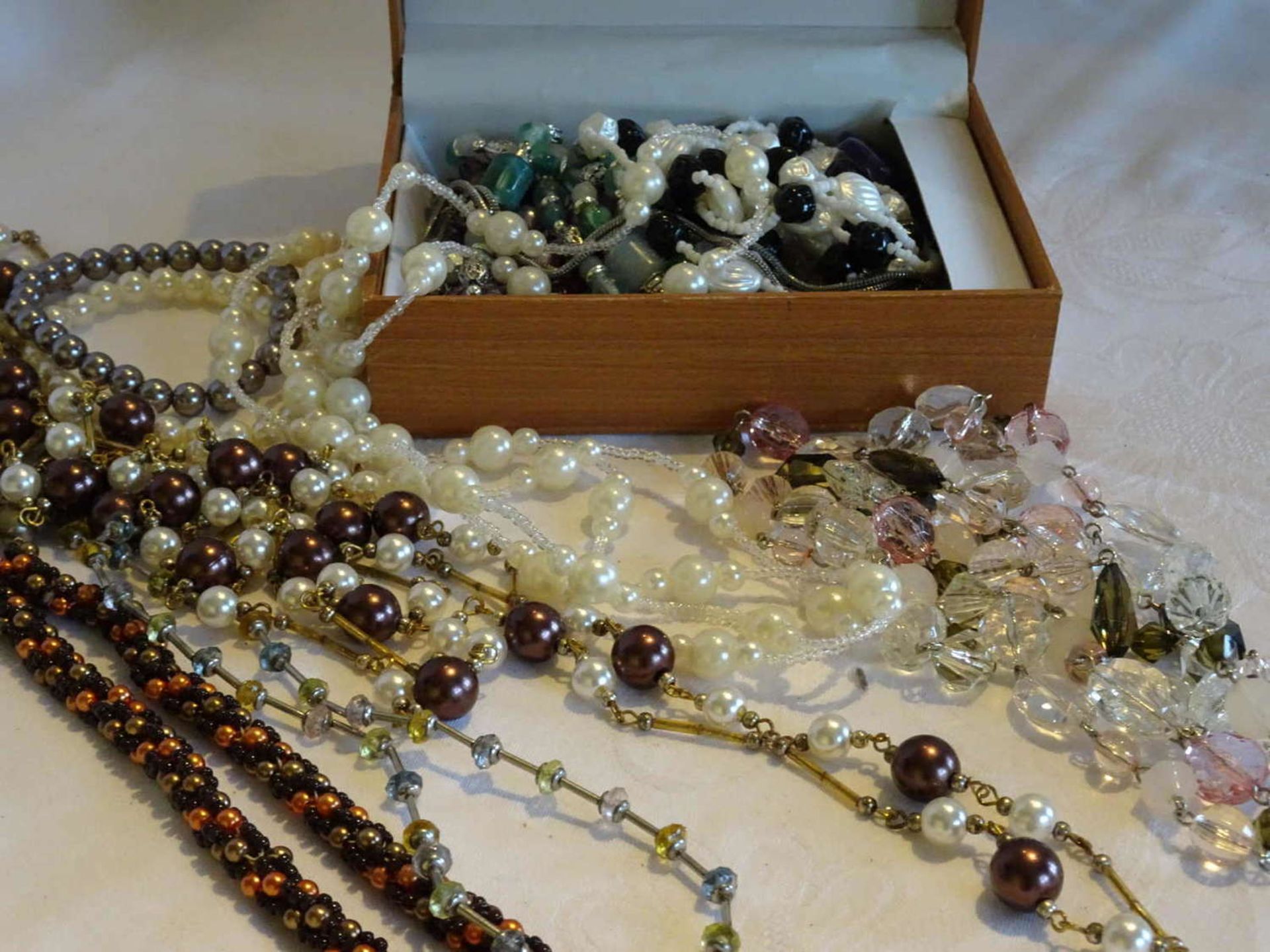 Lot of costume jewelry from household dissolution. Please visit!