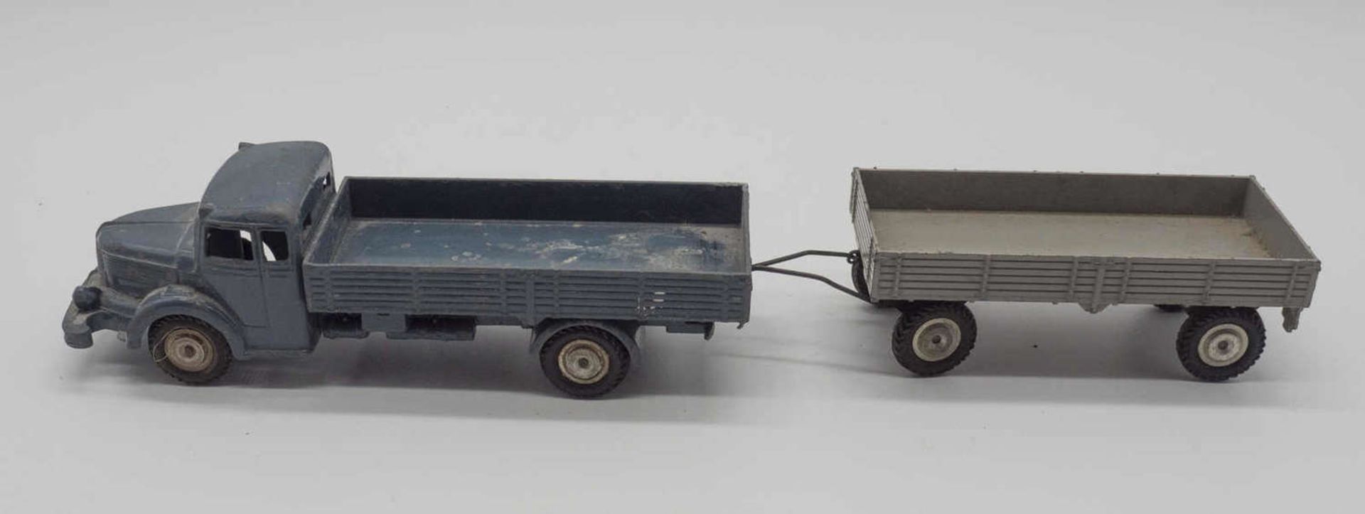 Märklin 8009 and 8012, Krupp Titan - truck and trailer. Molding. Truck with clear game. and signs of