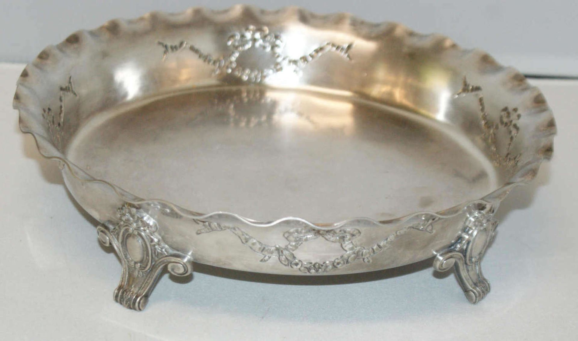 Silver Art Nouveau bowl, standing on 4, hallmarked. Diameter about 21.5 cm. Weight approx. 470 gr. - Image 2 of 2