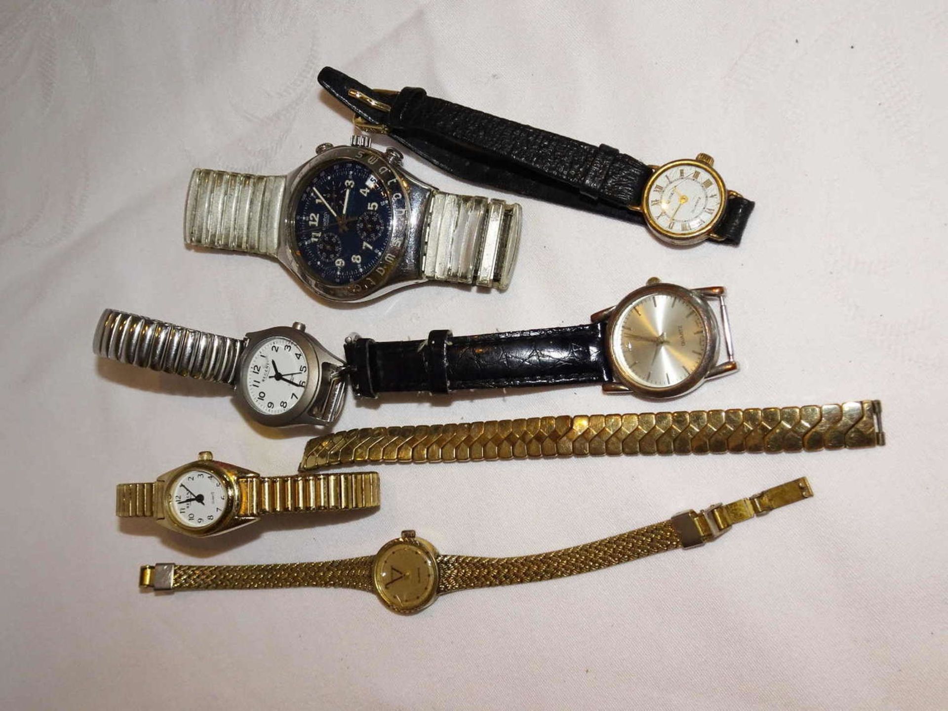 Lot of wristwatches from household dissolution, please have a look! Function not checked.
