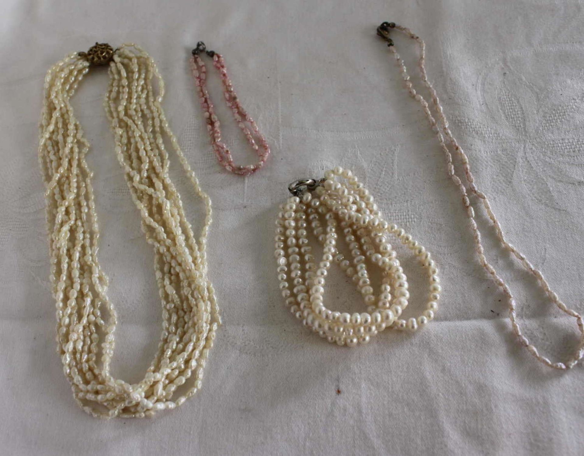 Lot river / real pearl jewelry, including 1 jewelry set made of pink river pearls, consisting of 1