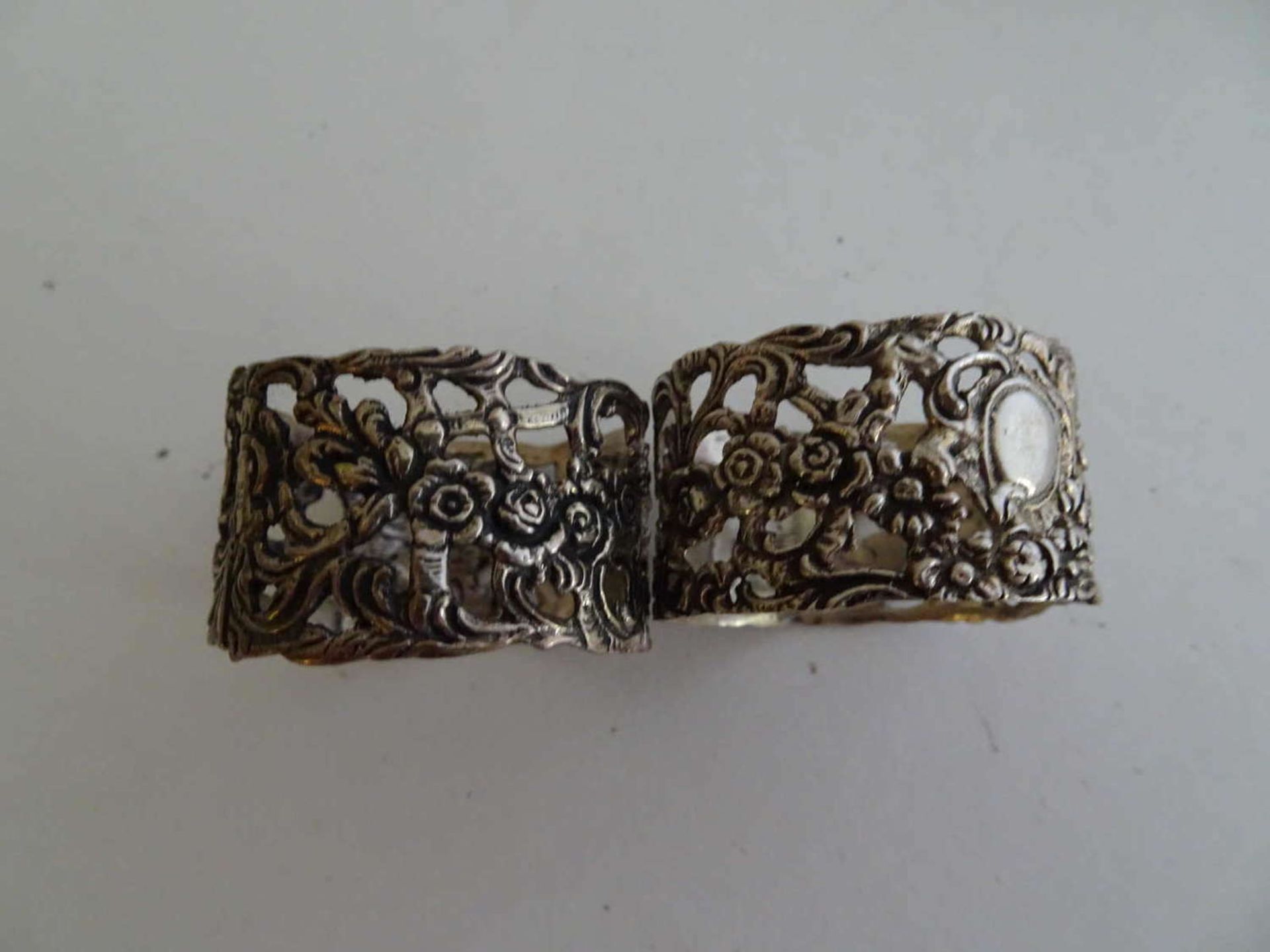 Lot older silver napkin rings, as well 2 larger, as well as 6 small rings. All 835 stamped. Model " - Image 2 of 3