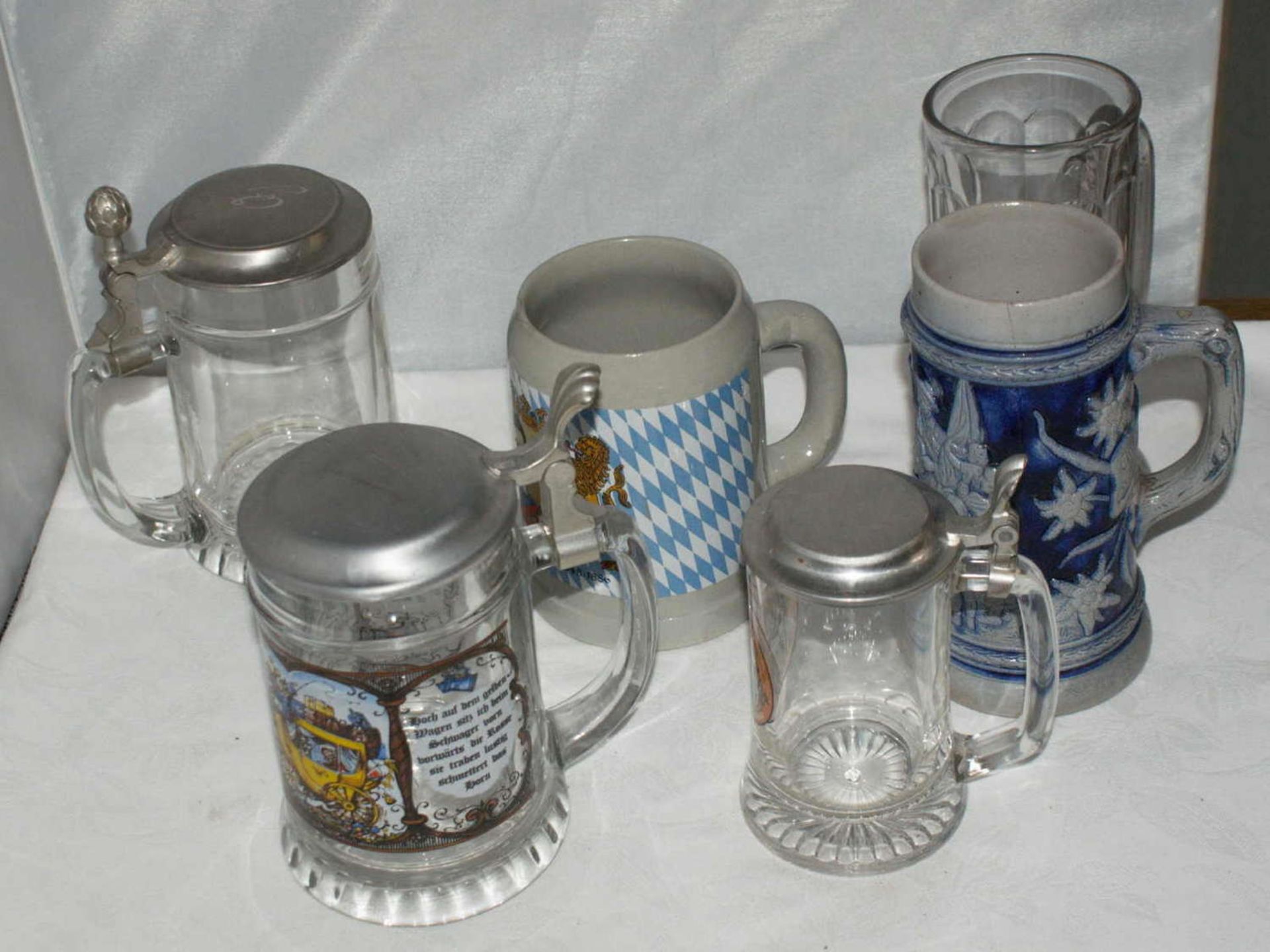 1 Lot of beer steins, 4x glass (3x tin lid), 2x Steinkrugs, 1x Older. Please visit!