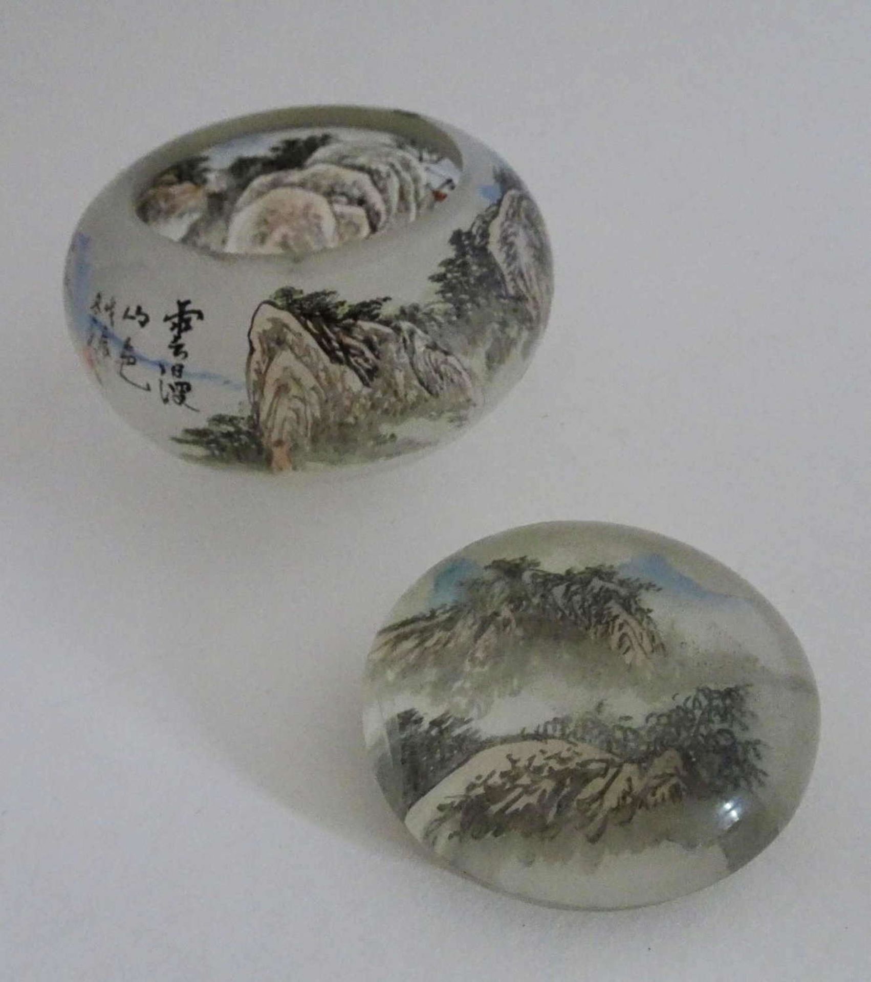 China, beautiful glass lid box with fine interior painting of a Chinese landscape. Republic of time, - Bild 2 aus 2