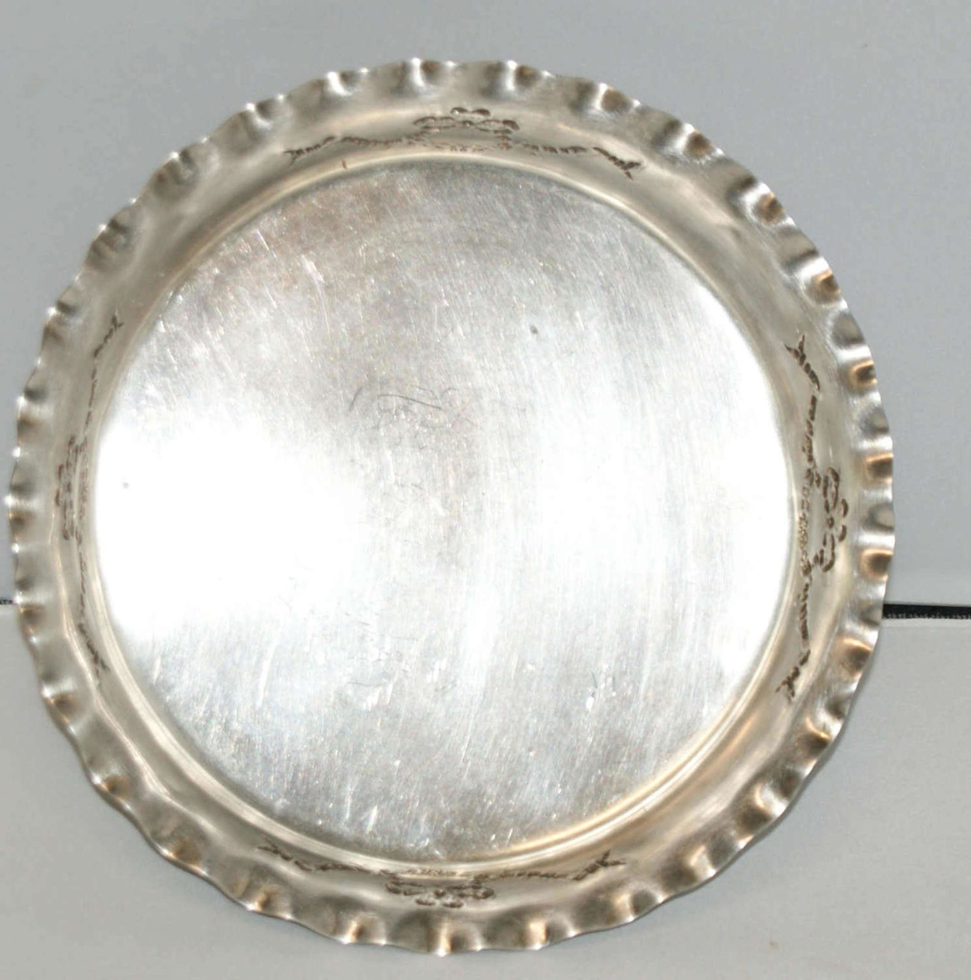 Silver Art Nouveau bowl, standing on 4, hallmarked. Diameter about 21.5 cm. Weight approx. 470 gr.