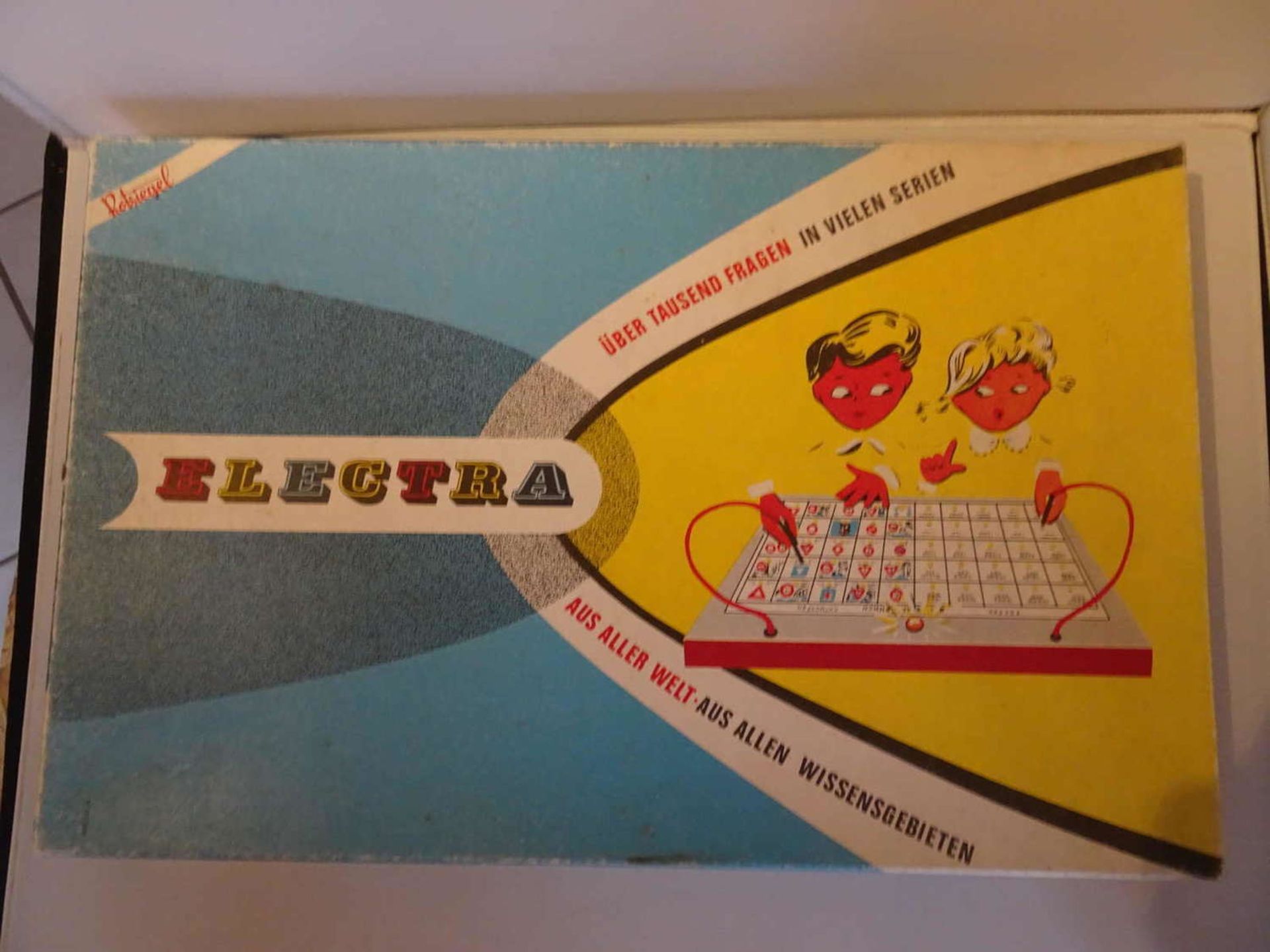 "Electra", 50s red seal by A. Sala, 6 colored question and answer boards with 300 questions and - Bild 2 aus 2