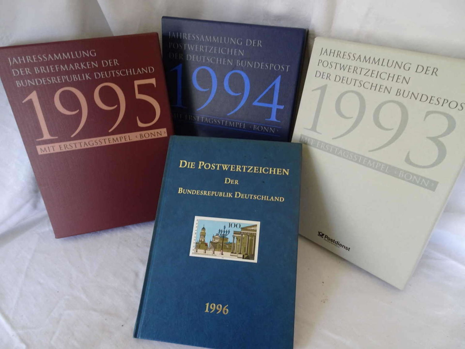 3 annual collections of the Deutsche Bundespost with special Bonn, here 1993-1995, as well as the