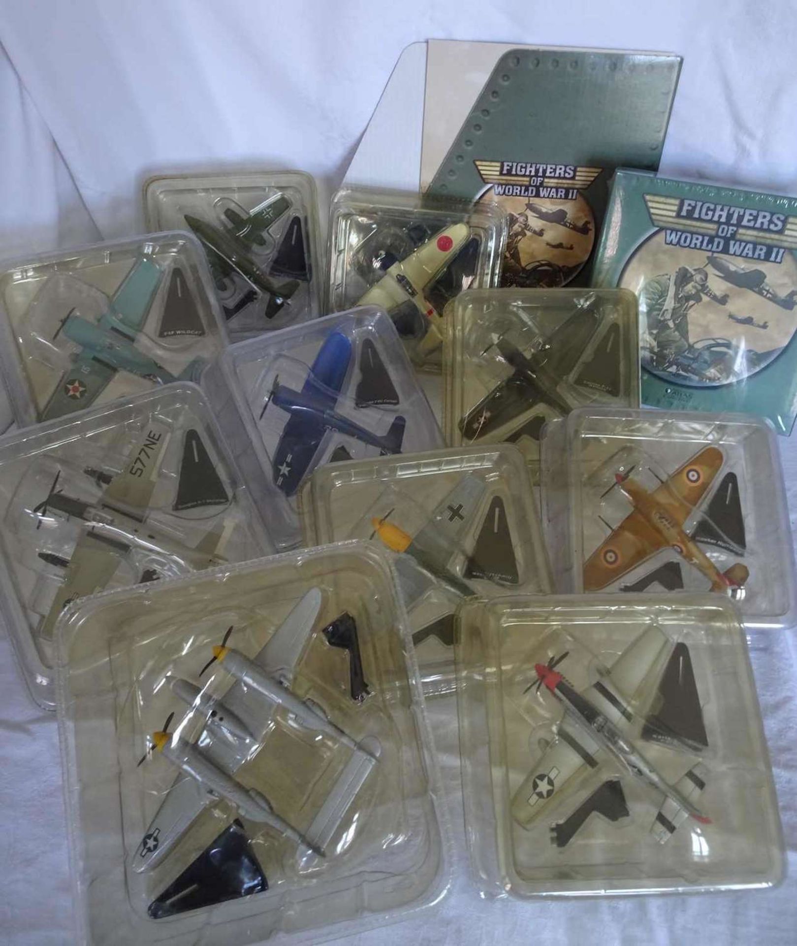 Atlas airplane models "Fighters of the World War II" in original packaging. A total of 17 pieces.