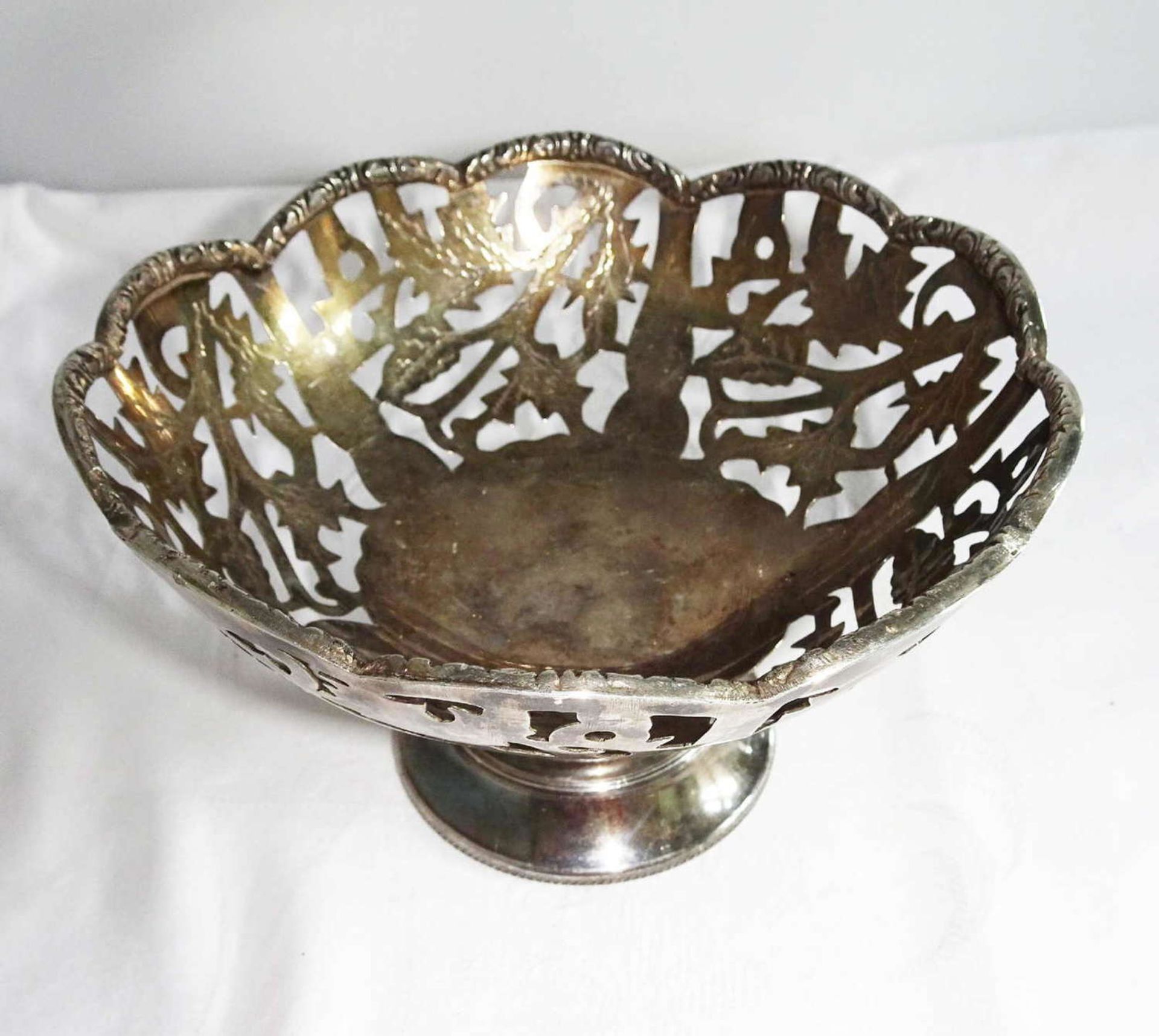 Silver bowl Persia, approx. 9 cm high, diameter above approx. 15 cm.Silberschale Persien , ca. 9cm
