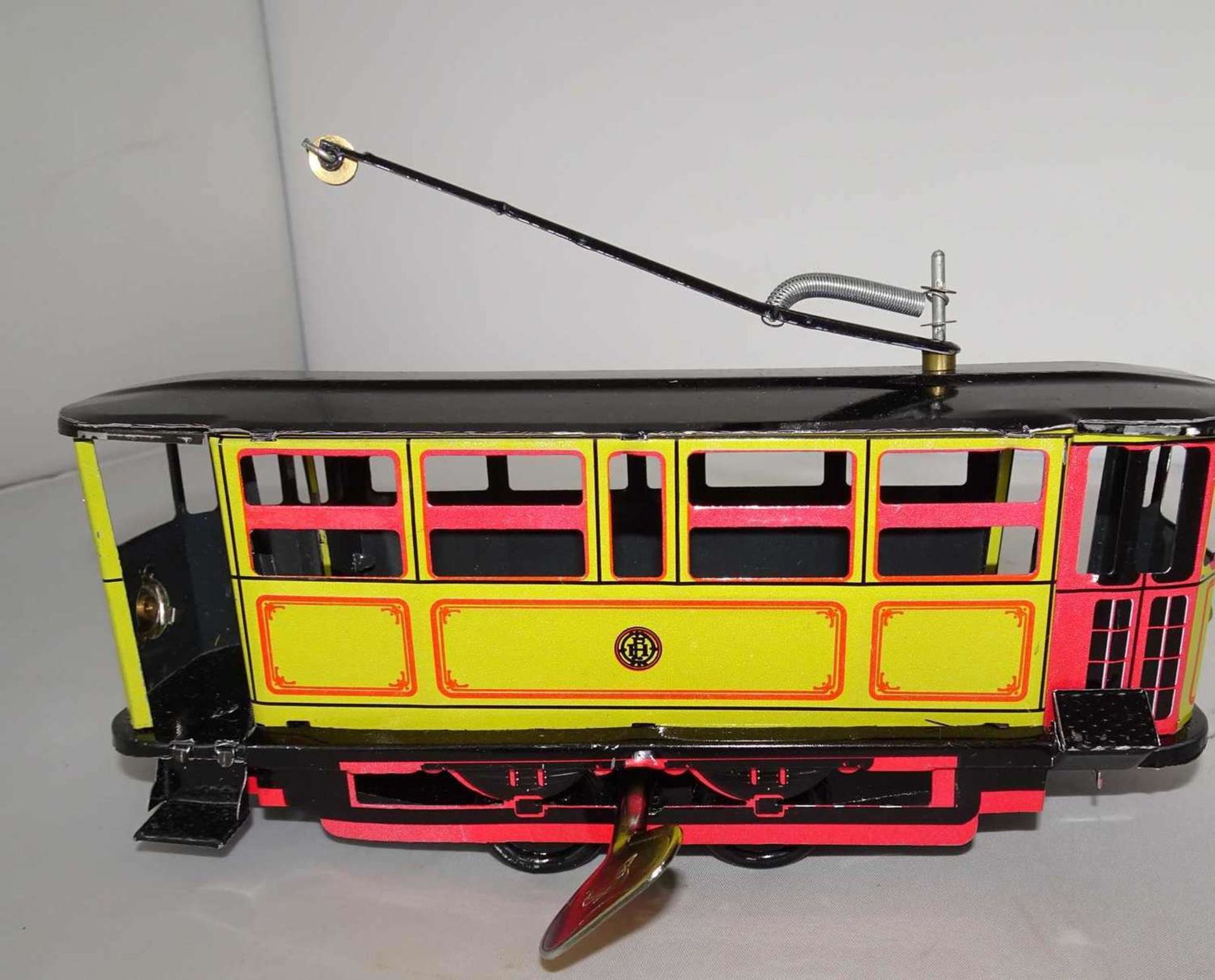 Tin Toys - Tram - No. 300638, with key drive (with key) A copy of the original PAYA. Length about 17