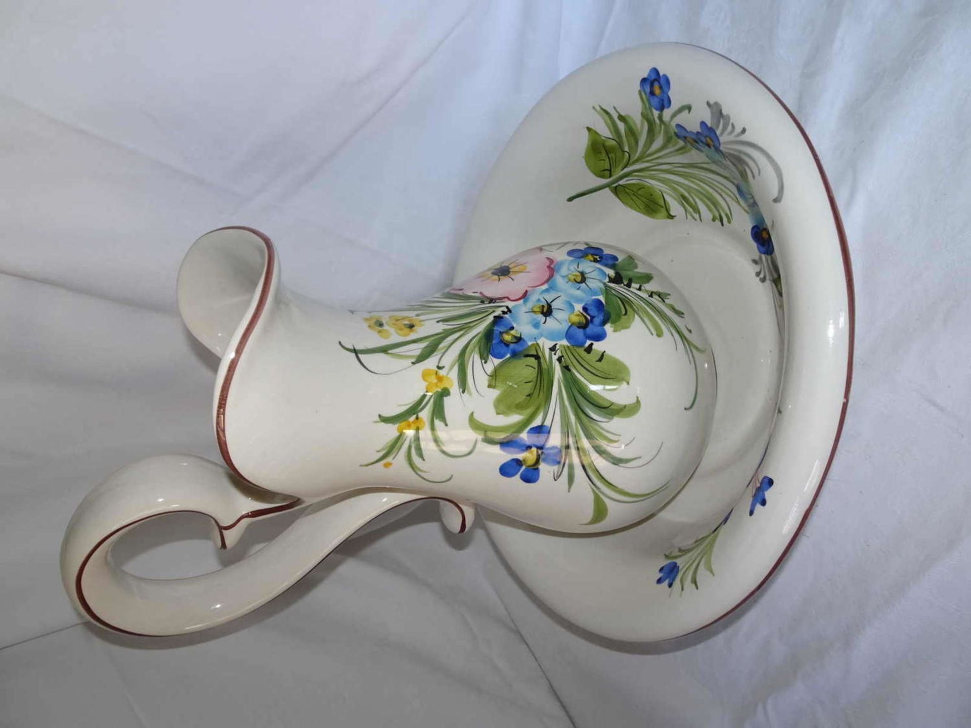 Ceramic wash basin, hand-painted. Modern.Keramik Waschlavoir, handbemalt. Neuzeitlich.