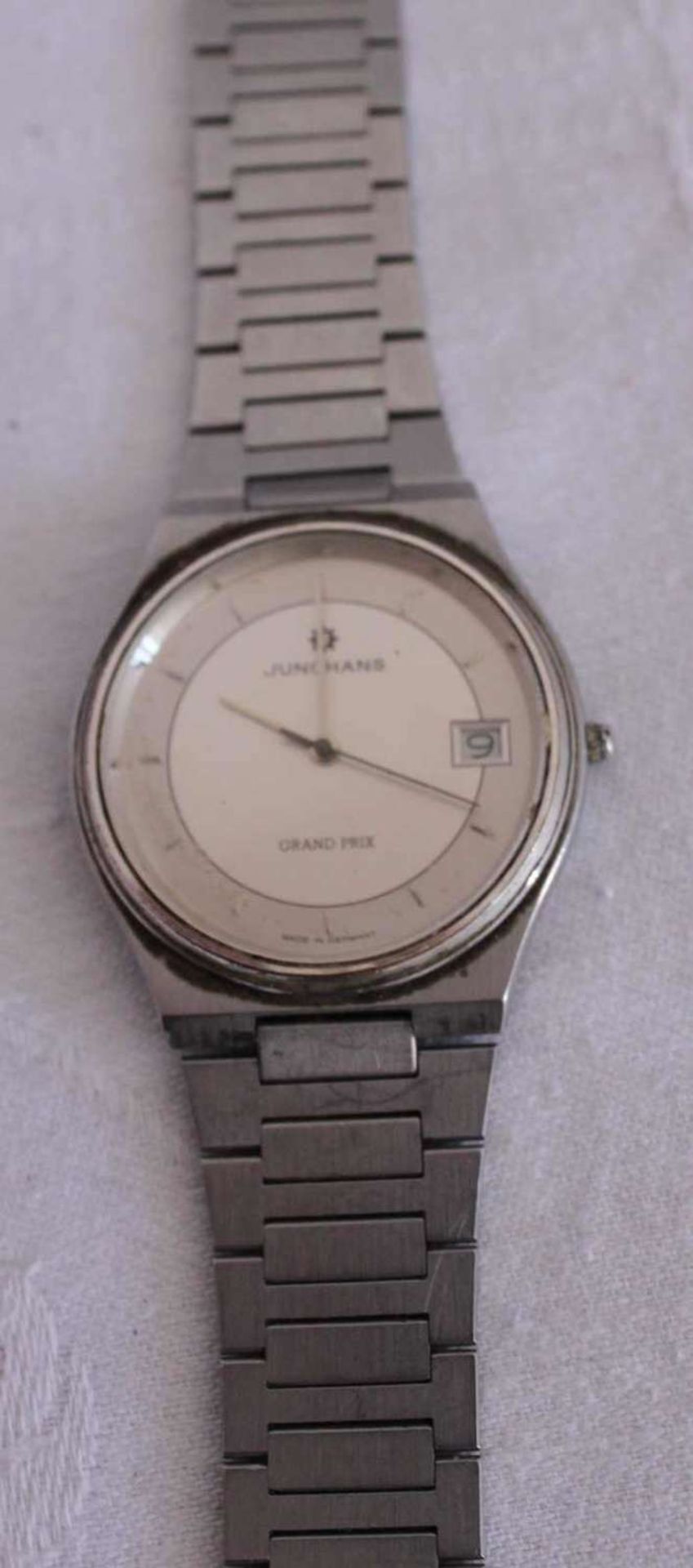 Men's wristwatch by Junghans, model Grand Prix, with date display and link bracelet. Slight traces