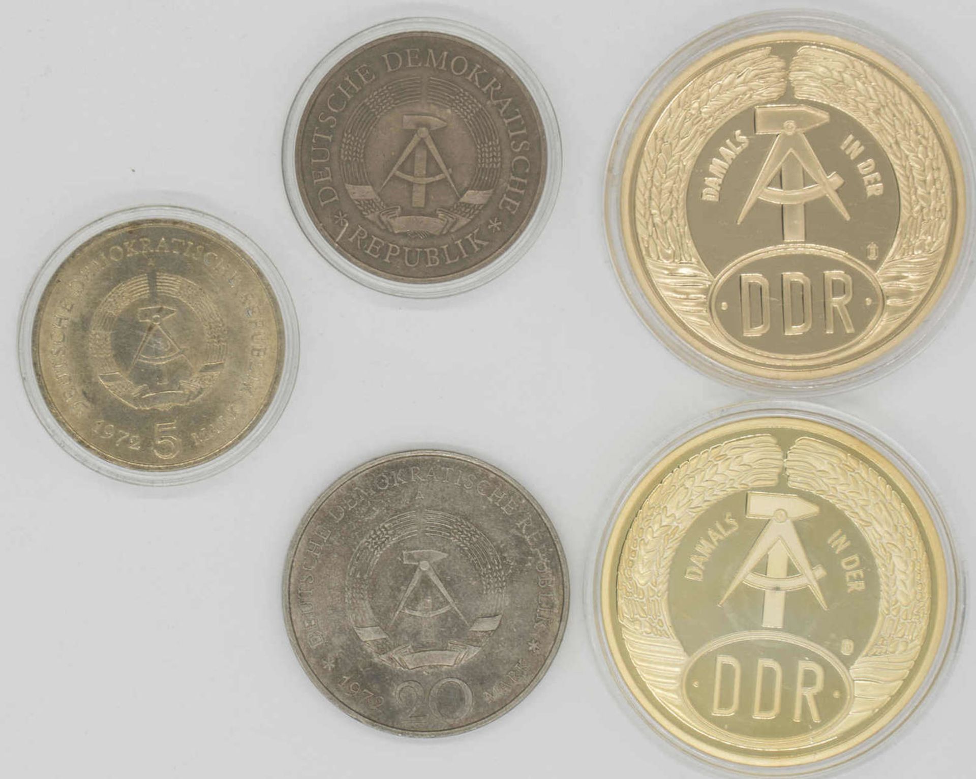 DDR Lot Münzen und Medaillen, bestehend aus 1972 20.- Mark "Schiller", 1972 5.- Mark "Meißen", - Bild 2 aus 2