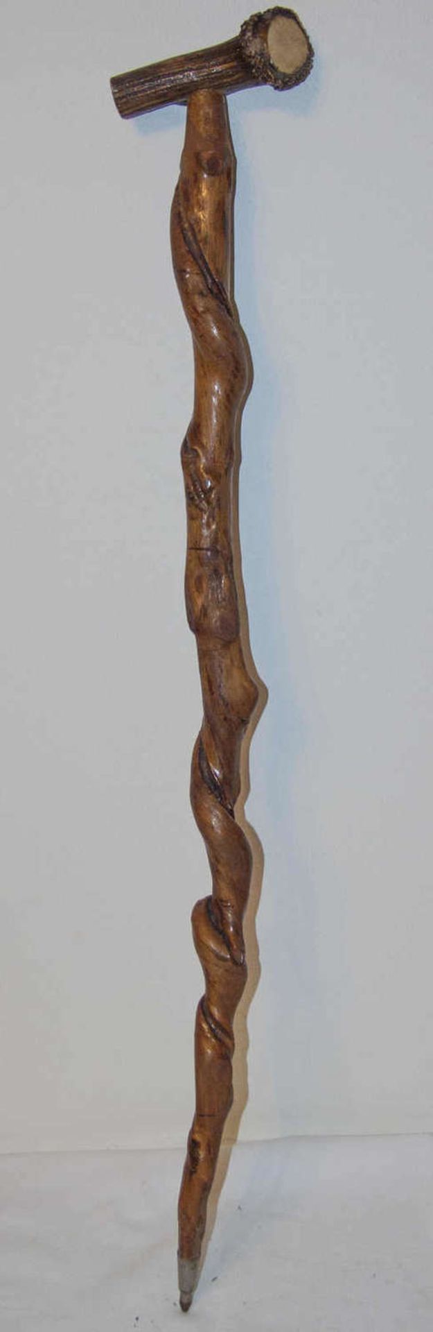 Walking stick, wood naturally grown, nicely turned. Height: approx. 93 cm. With horn handle and iron