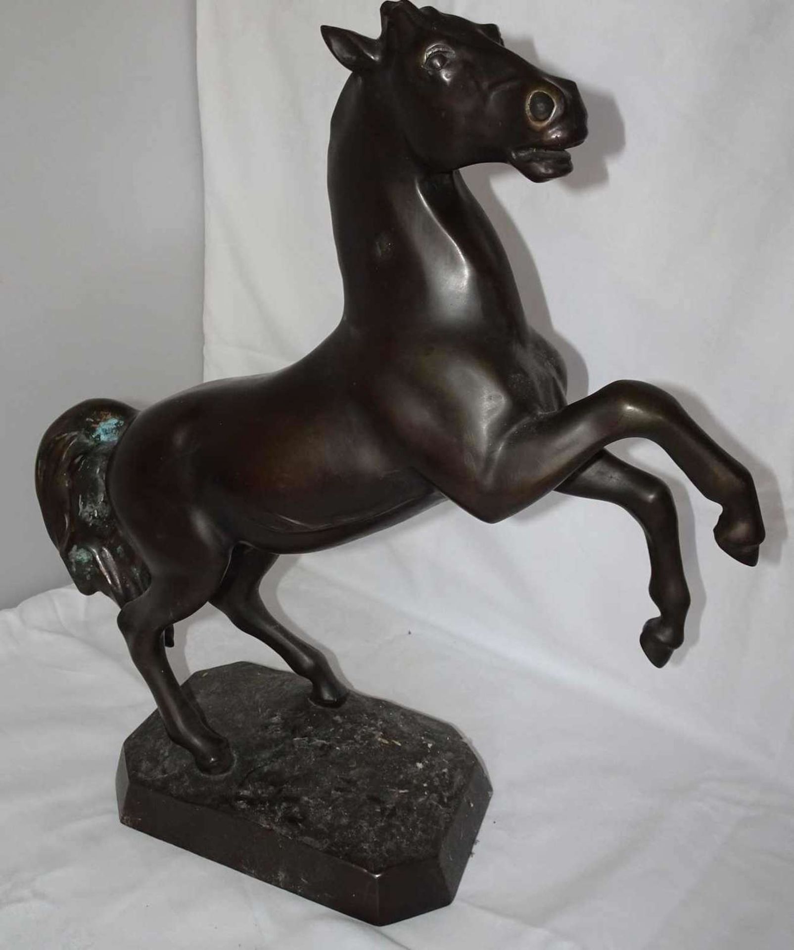 Eichler-Bronze, 1 große Bronzefigur, aufsteigendes Pferd, am Sockel Signatur EICHLER und - Bild 4 aus 4