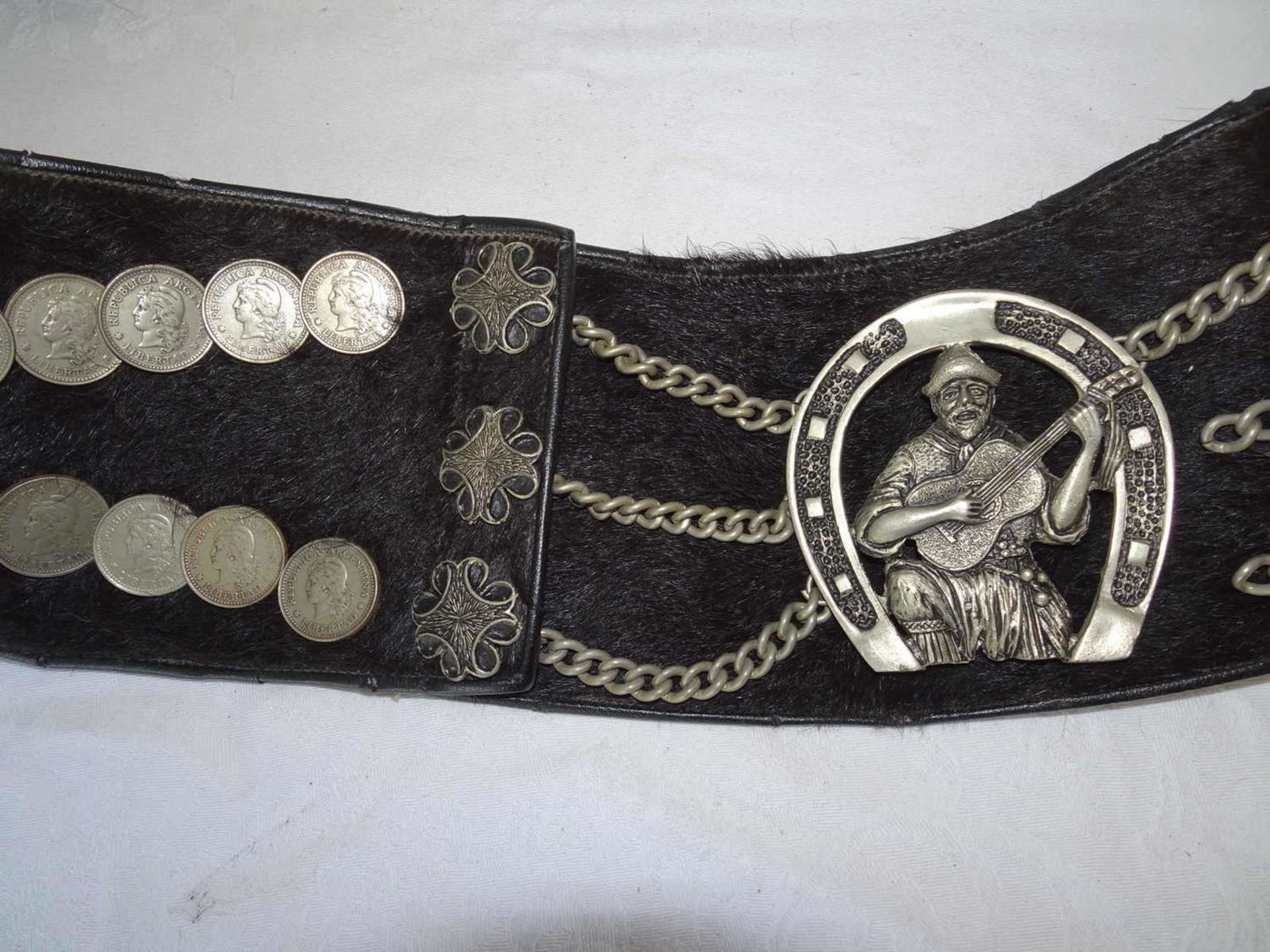 1 older Gaucho belt from Argentina, original from the period, equipped with coins. The focus is on - Bild 2 aus 2