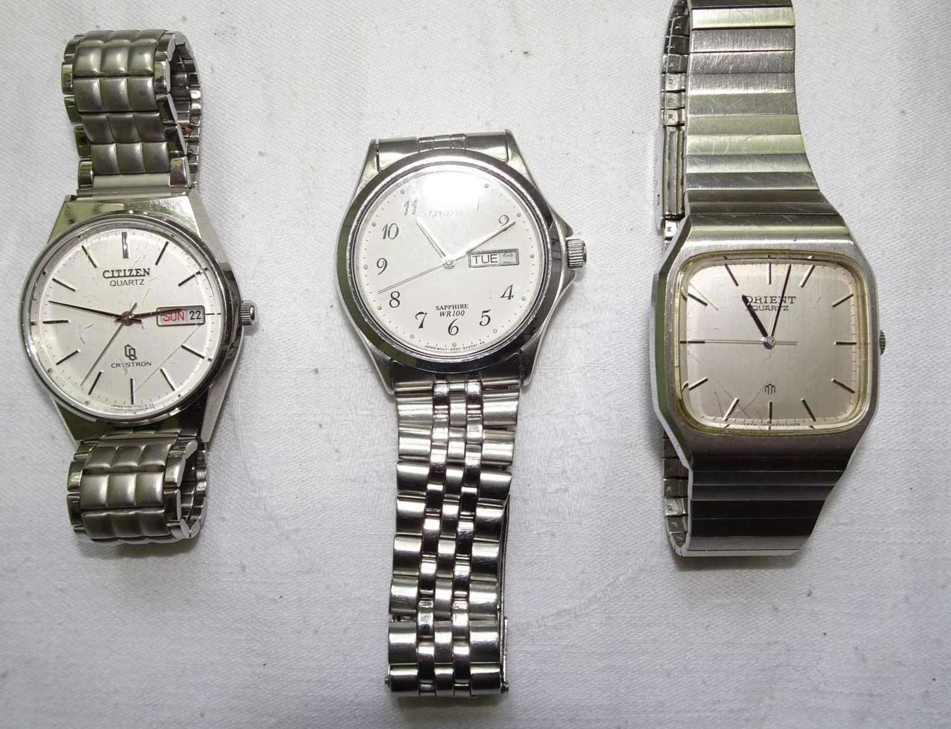 3 Citizen men's wristwatches, different models. All quartz. Worn, good condition.3 Citizen - Image 2 of 2