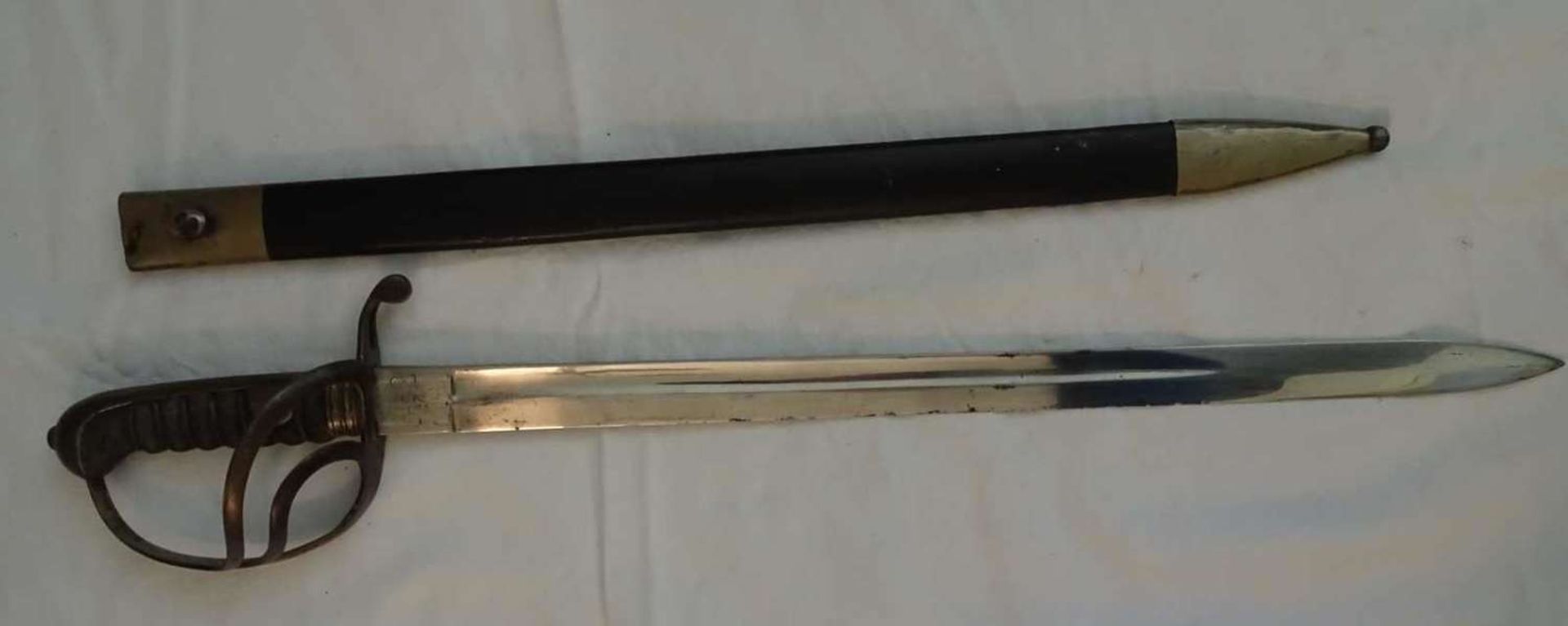 Cavalry saber Prussia, very good condition. Engraving 392 at the end of the blade. Overall length
