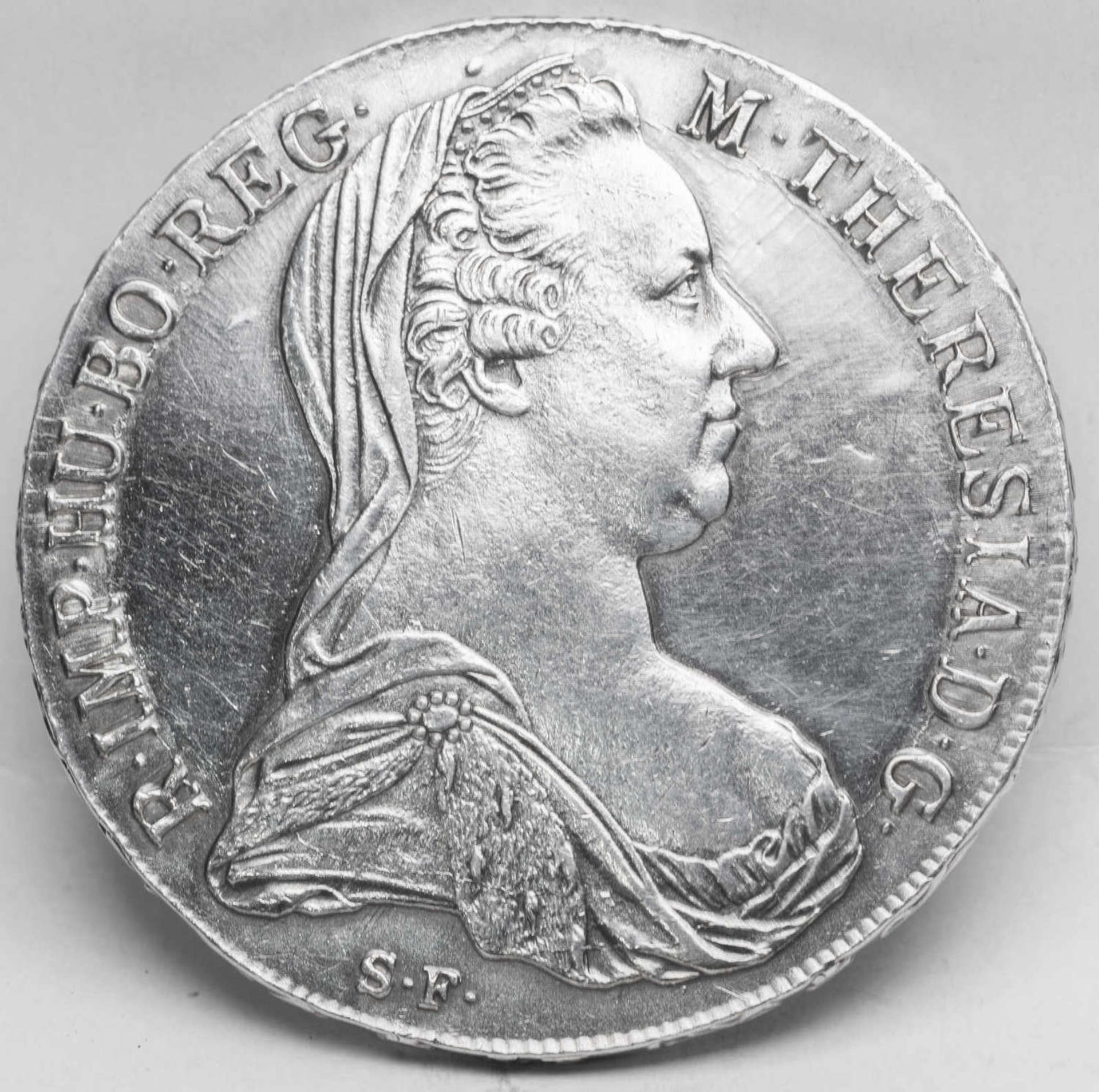 Maria Theresia - Taler als Brosche. Gewicht: ca. 29,2 g.Maria Theresia - Taler als Brosche. Gewicht: