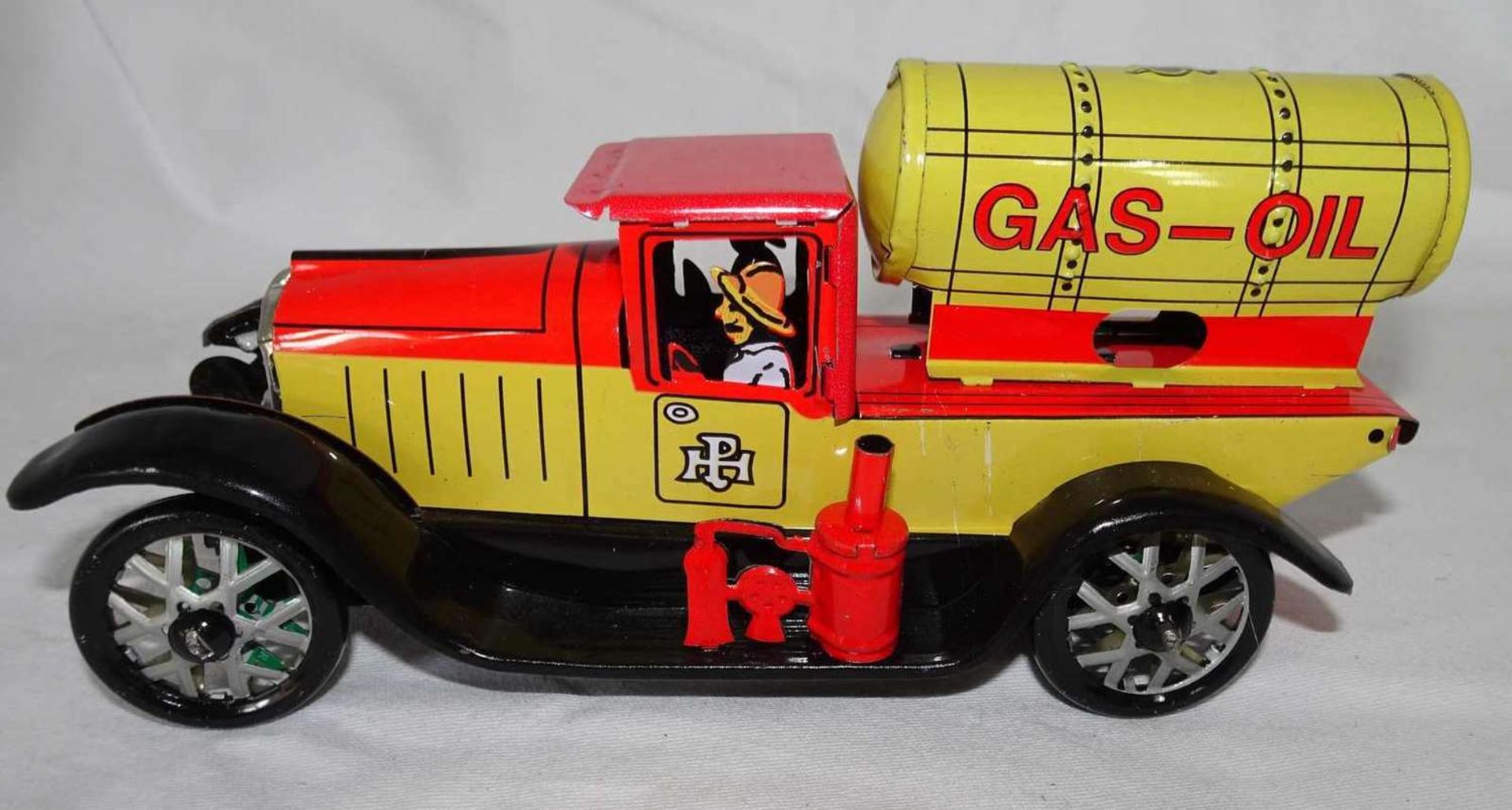 Tin toys - Gas-Oil truck. With key winding - key available. Retro.Blechspielzeug - LKW Gas-Oil.