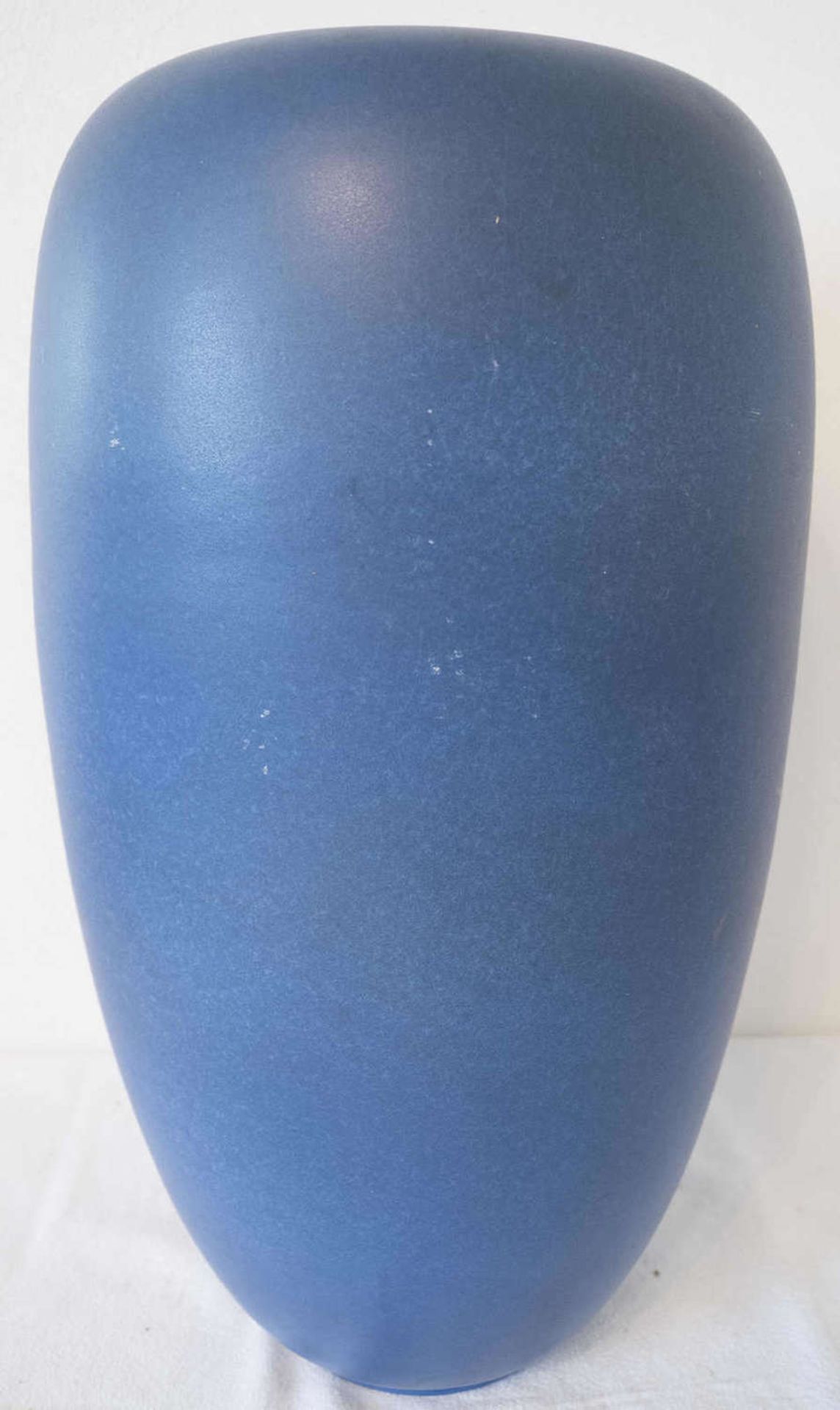 Floor vase, ceramic. Height: about 48 cm, diameter: about 24 cm.Bodenvase, Keramik. Höhe: ca. 48 cm,