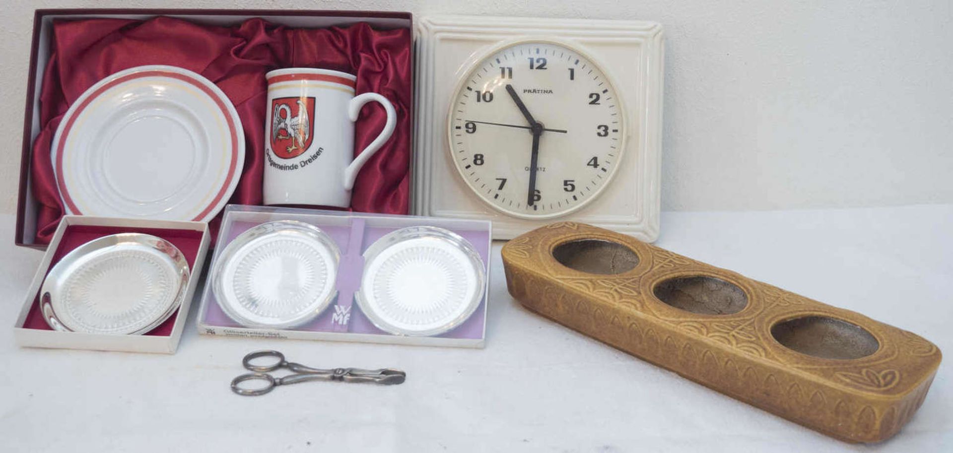 Convolute of household dissolution, consisting of ceramic - kitchen clock, WMF glass plate, silver