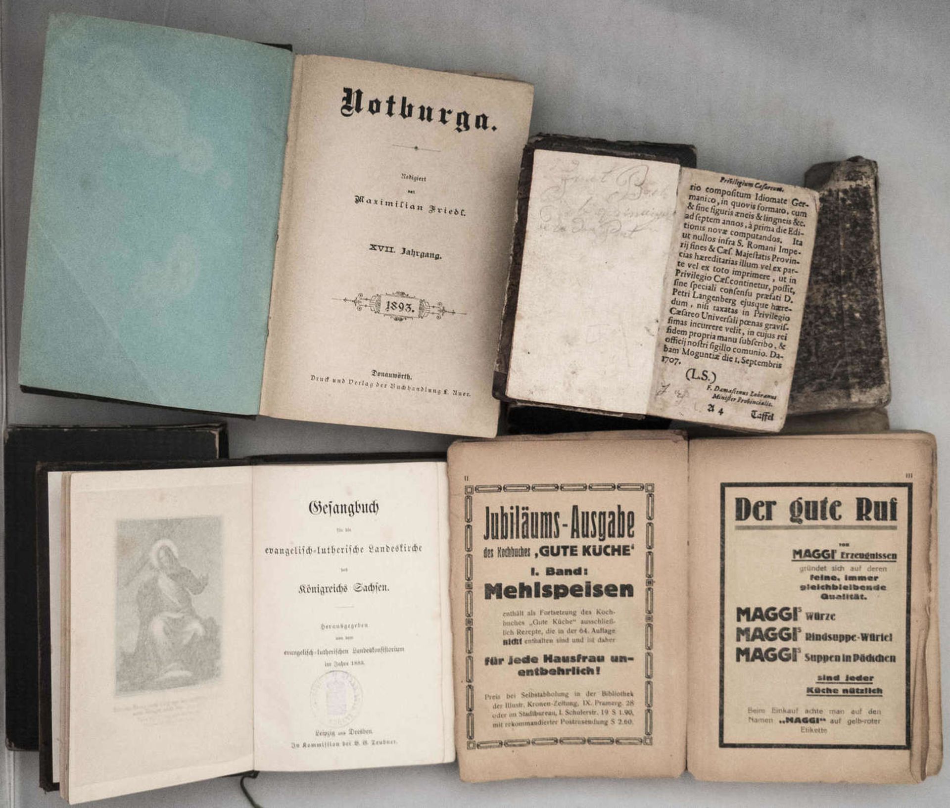 4 alte Bücher, dabei Lobe den Herrn, Gesangbuch des Königreichs Sachsen 1883, altes Kochbuch, etc.