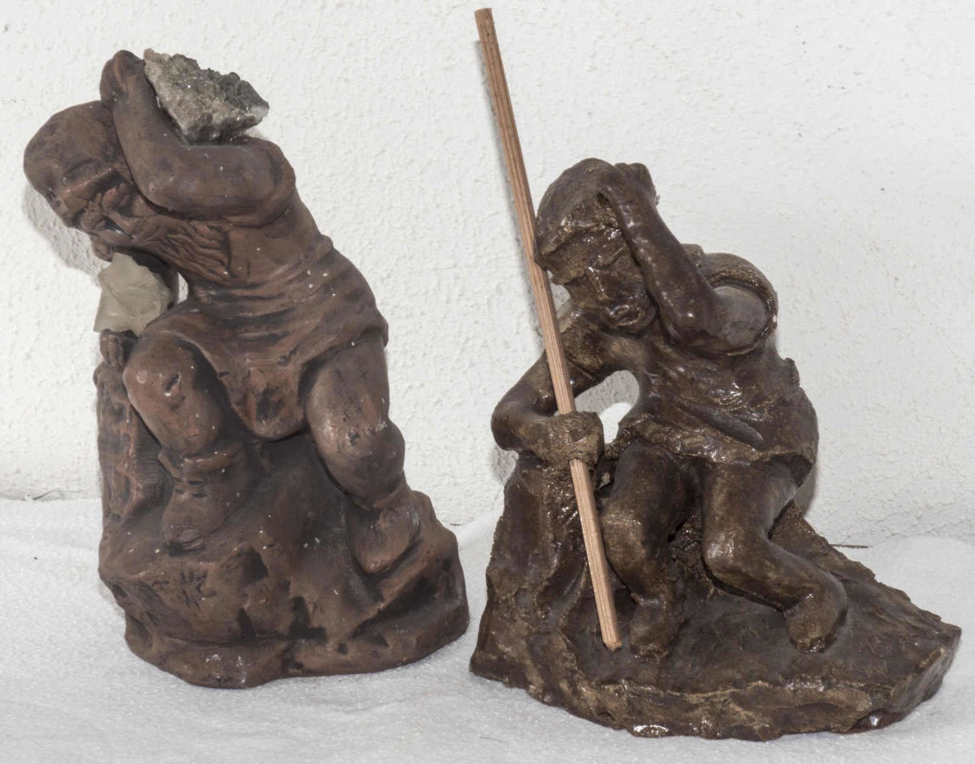 Zwei Keramik - Figuren, Künstlerarbeit, Höhe: ca. 14 cm.